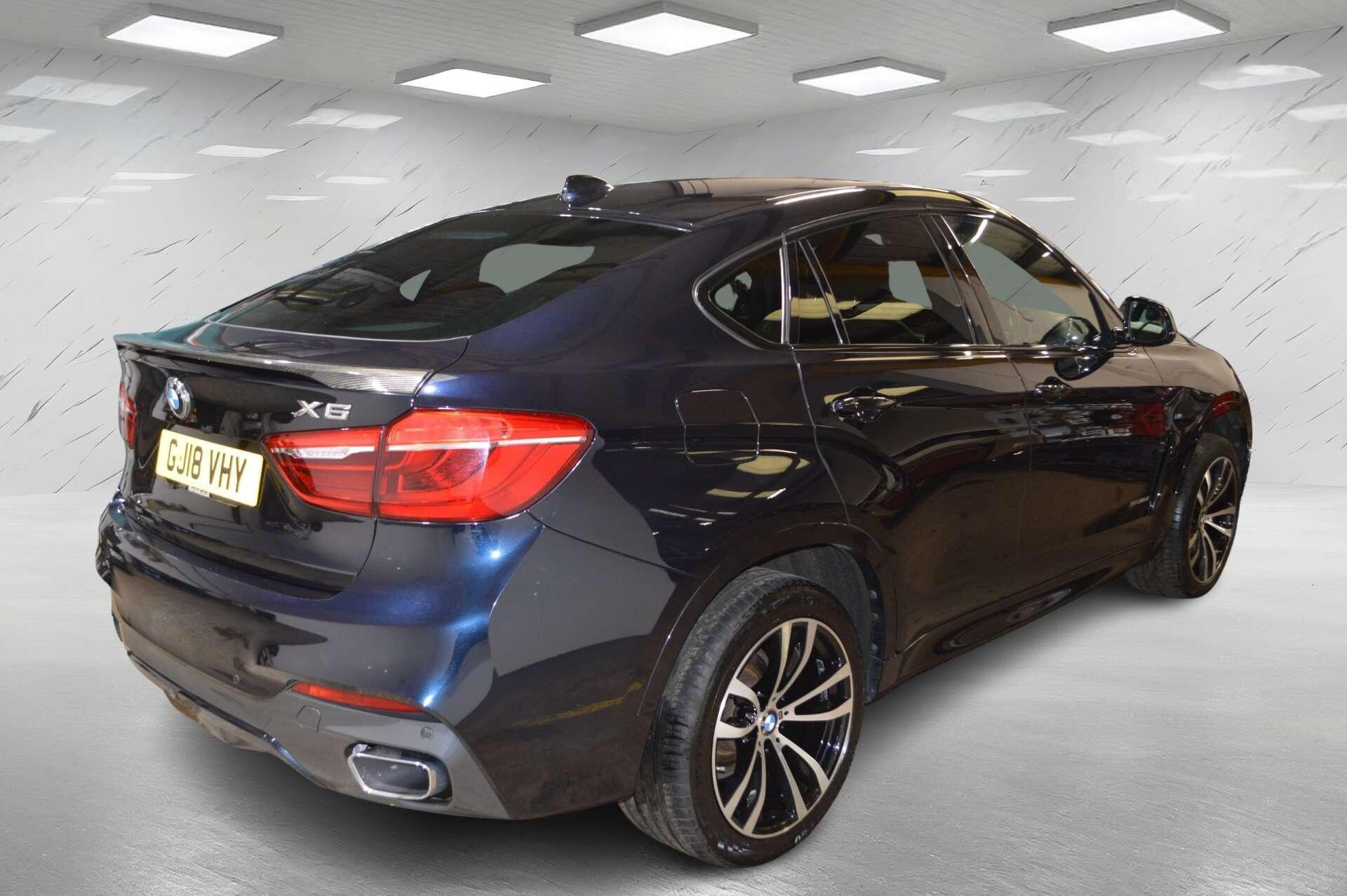 BMW X6 view 8