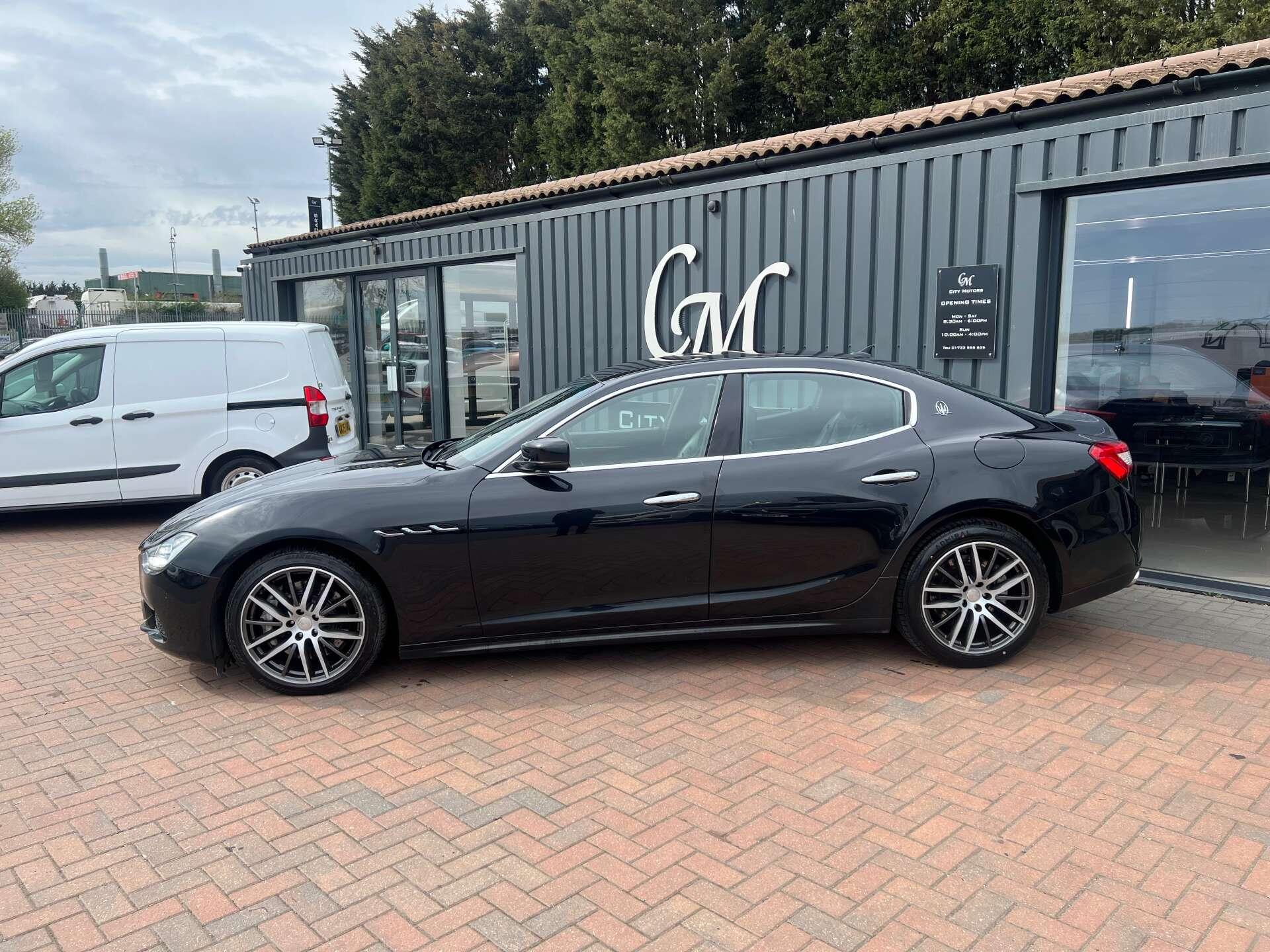 Maserati Ghibli view 12