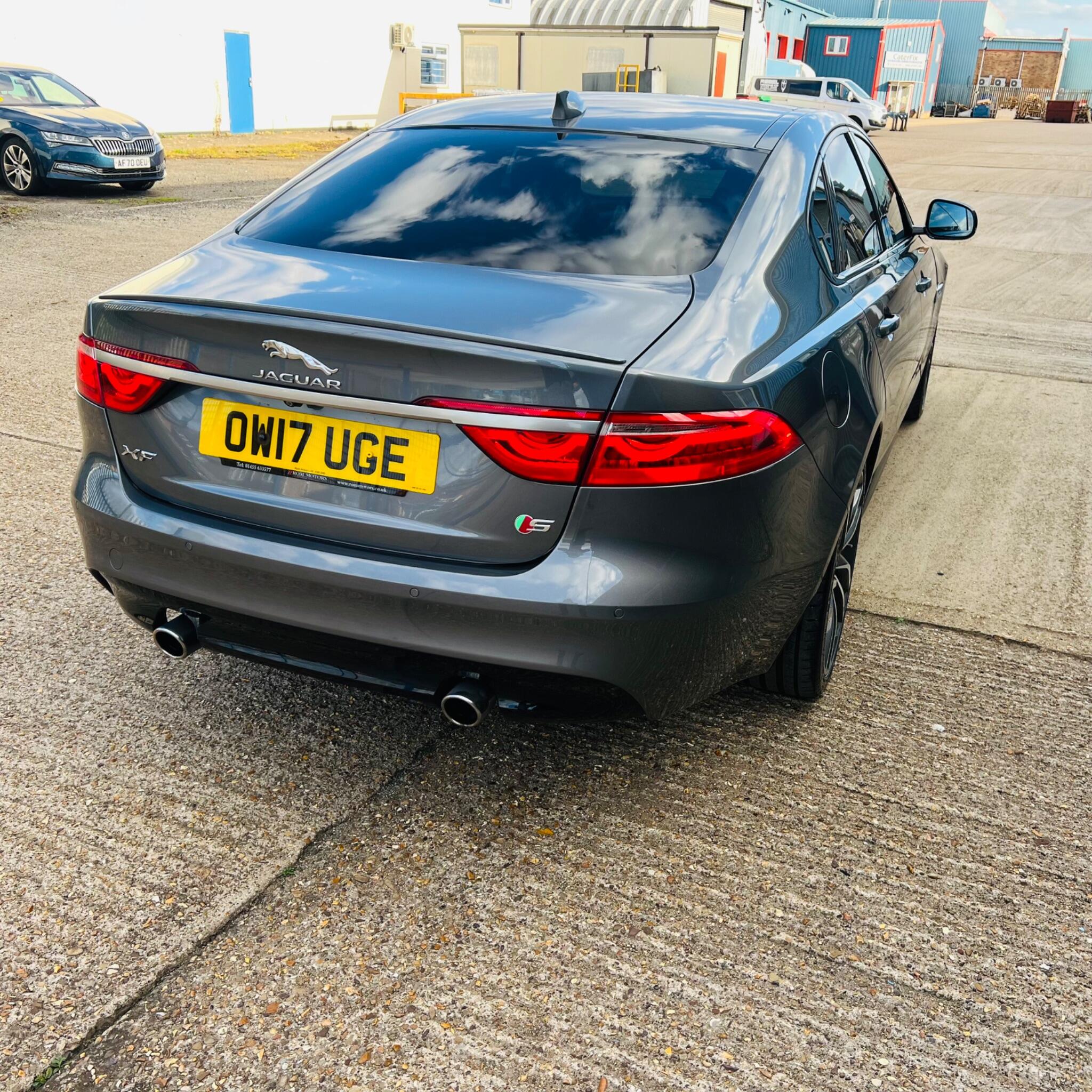 Jaguar XF view 9