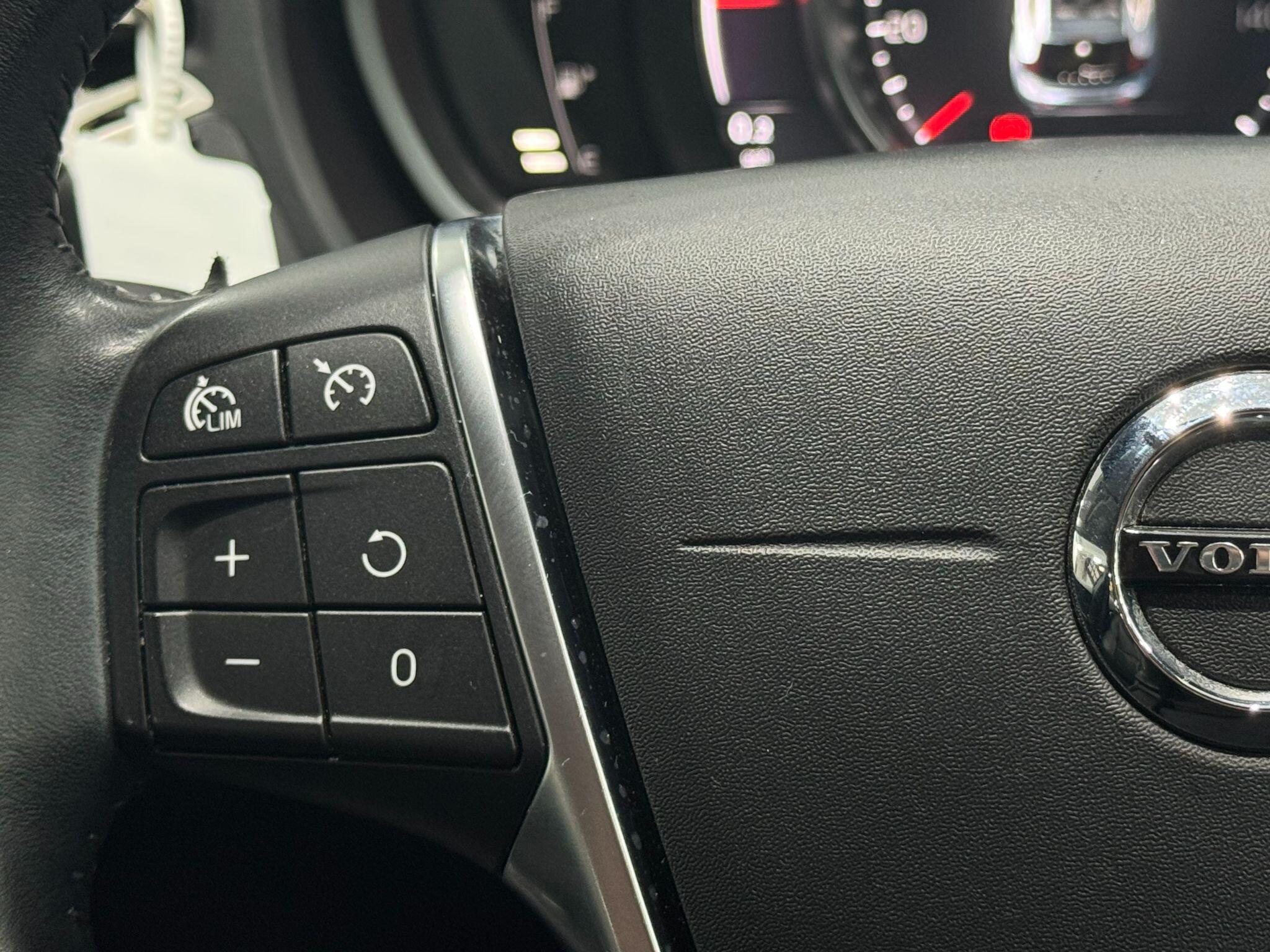 Volvo V40 view 32