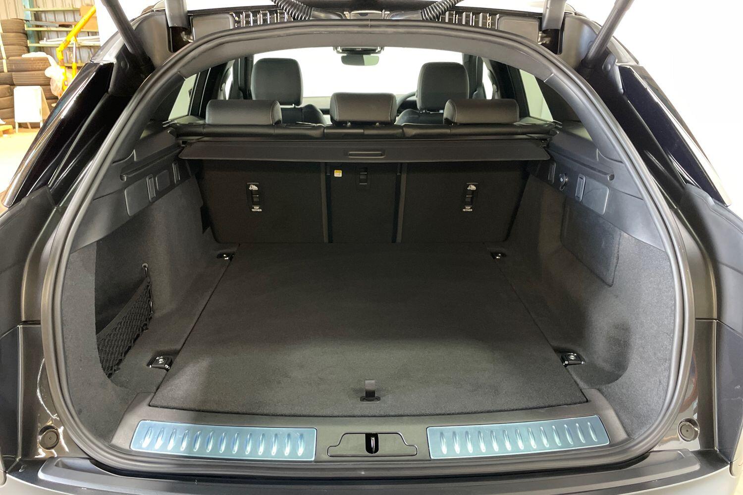 Land Rover Range Rover Velar view 15