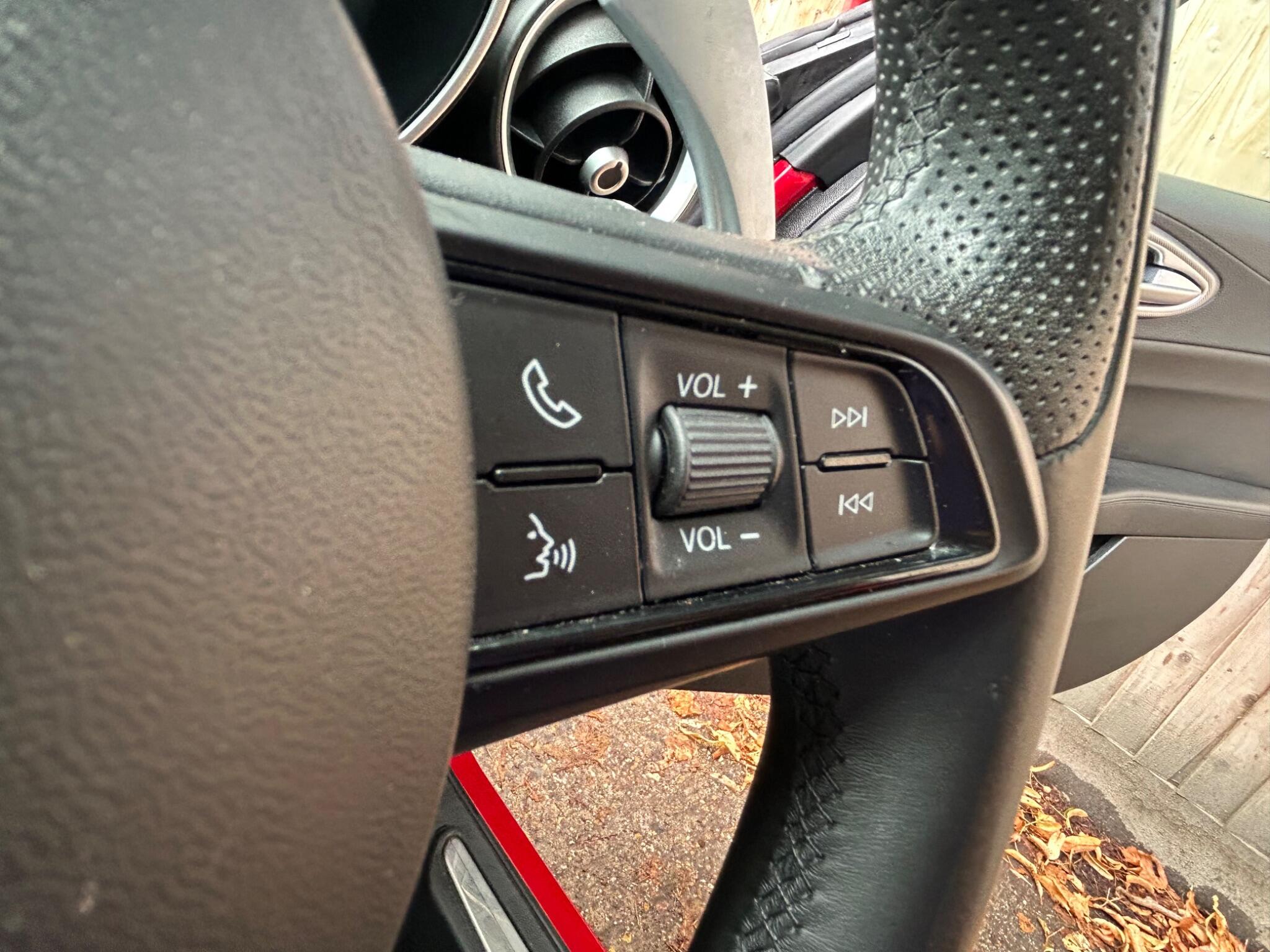 Alfa Romeo Giulia view 22