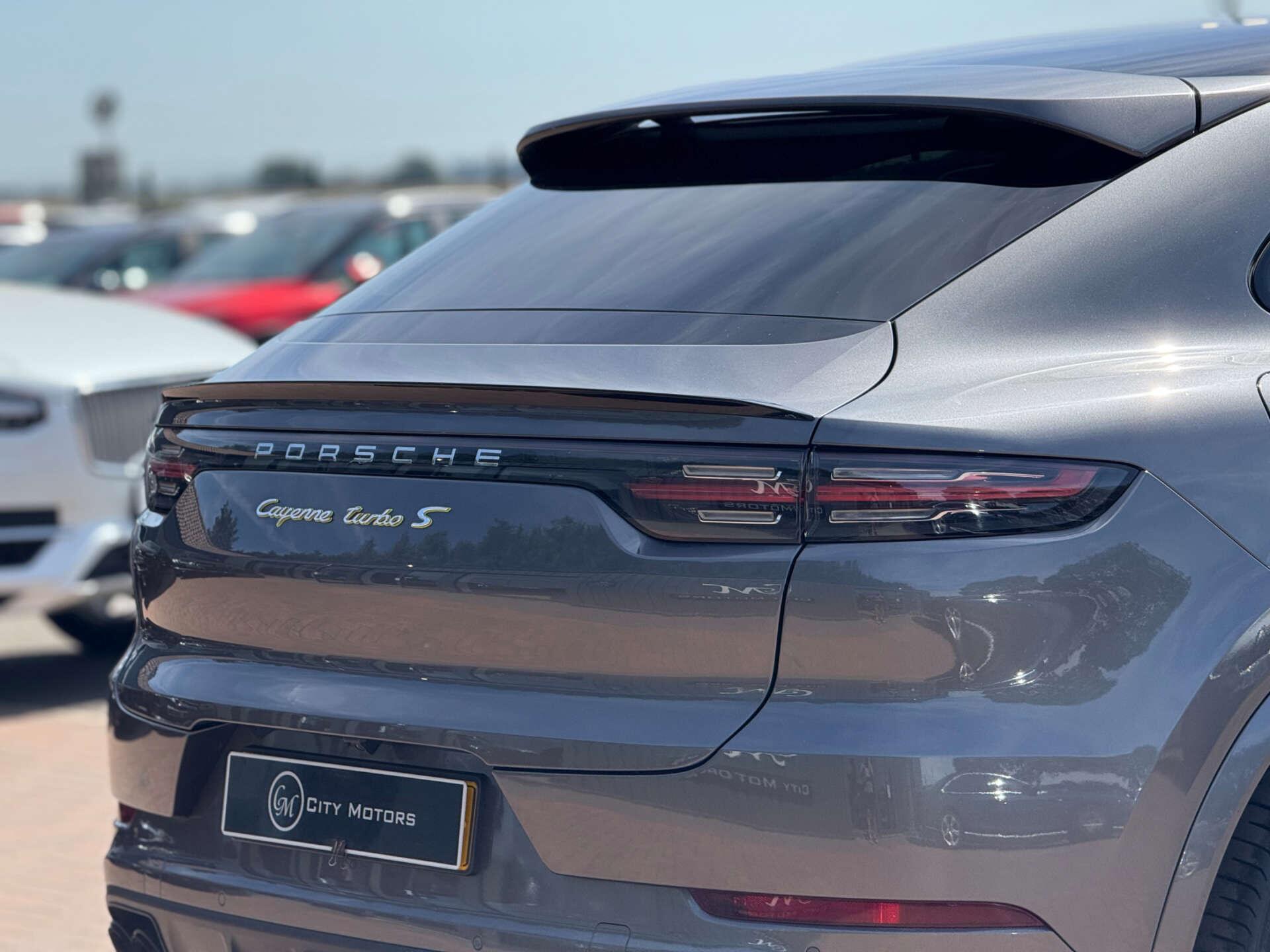 Porsche Cayenne view 21