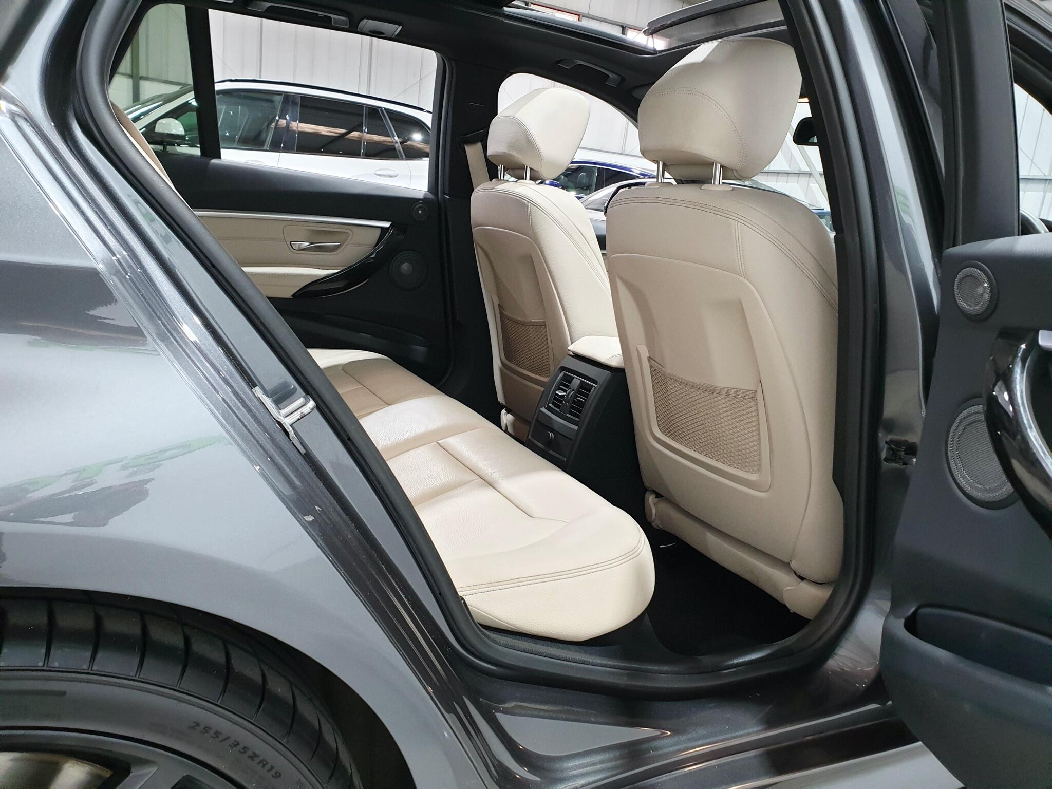 BMW 3 Series view 47