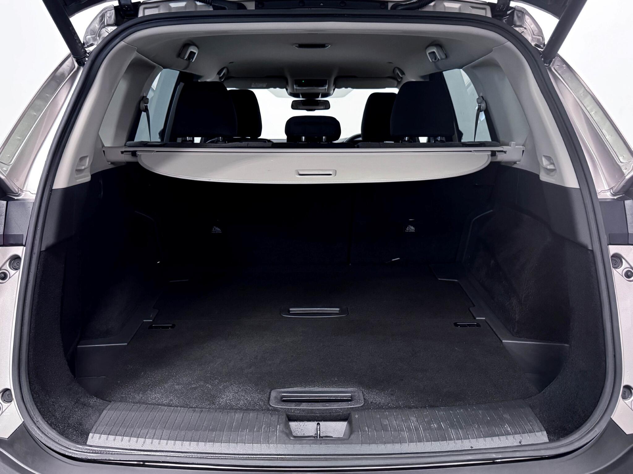 Nissan X-Trail view 7