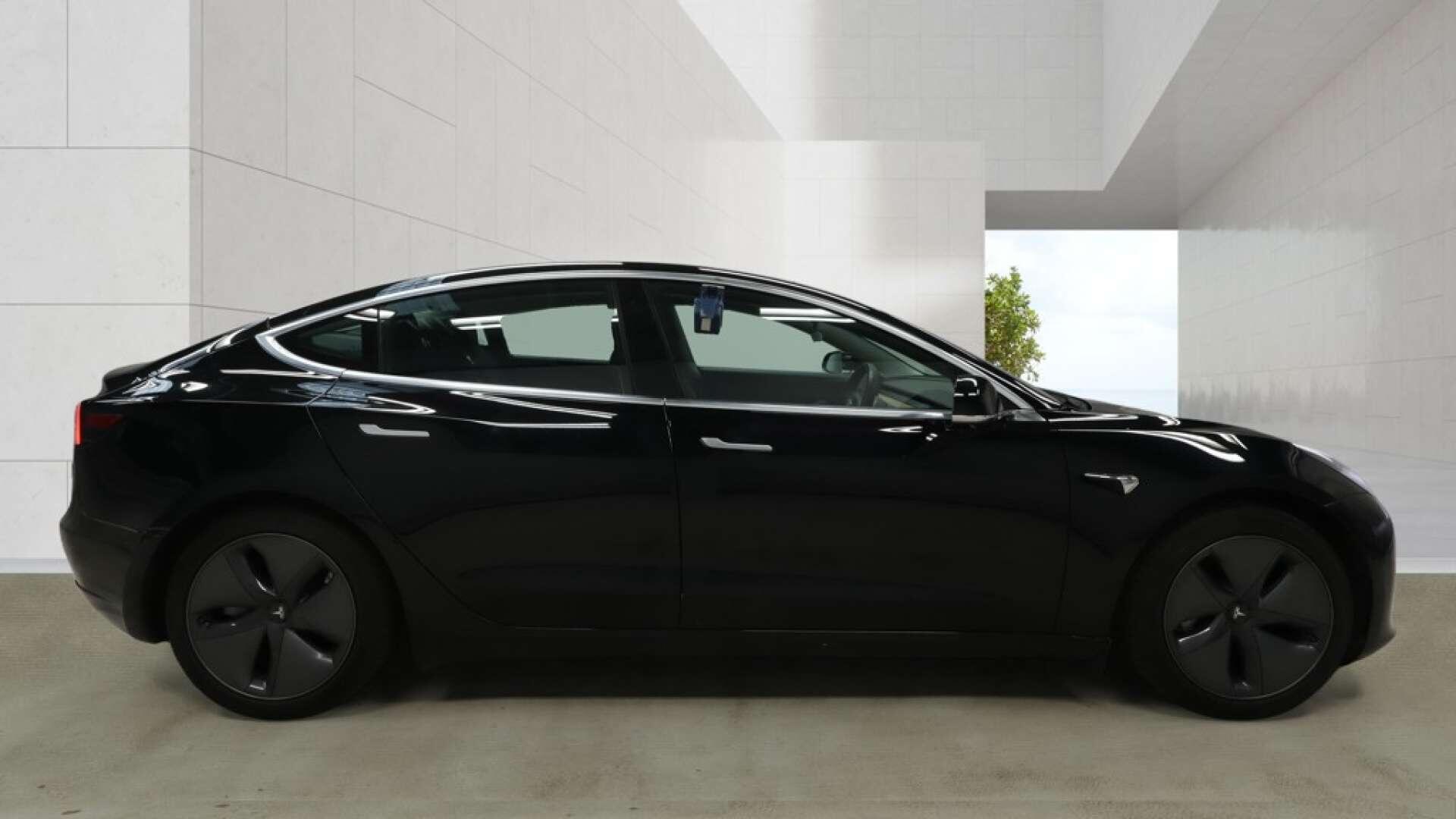 Tesla Model 3 view 5