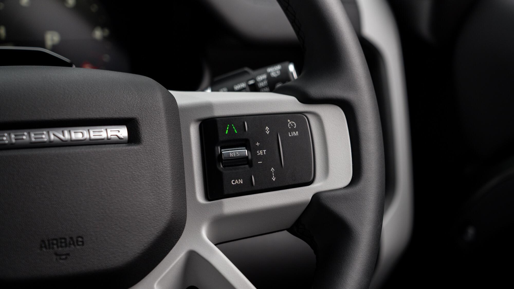 Land Rover Defender 110 view 10
