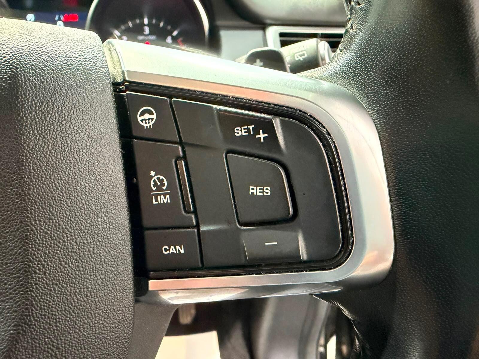 Land Rover Discovery Sport view 18