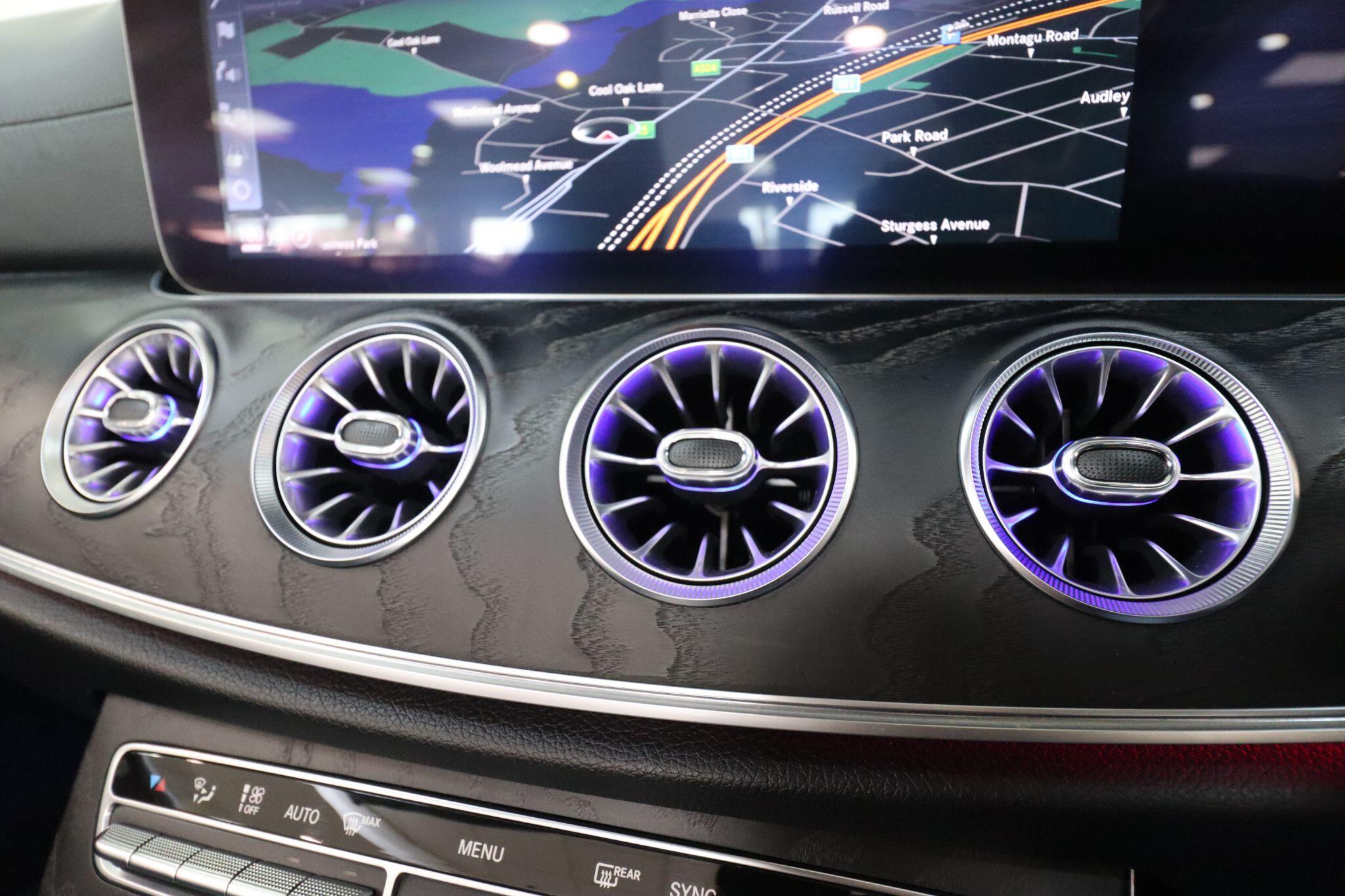 Mercedes-Benz E Class view 29