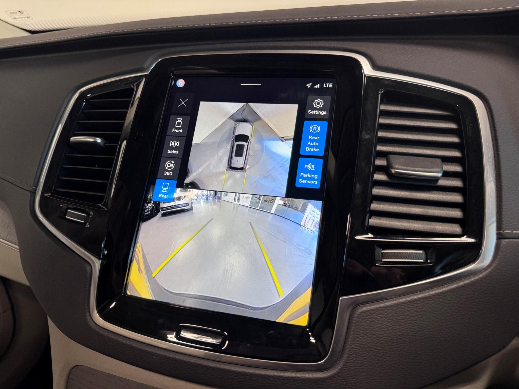 Volvo XC90 view 57