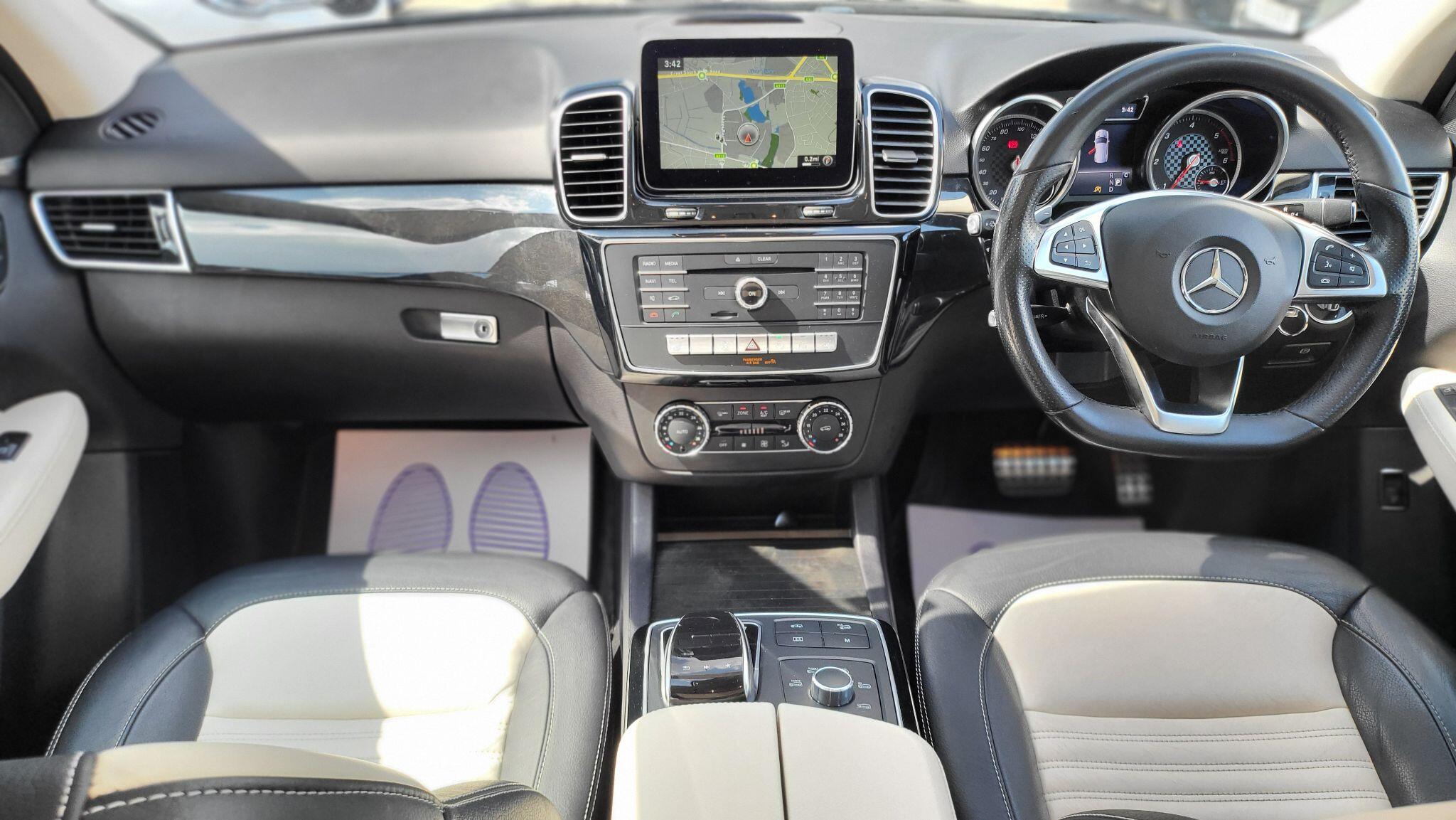 Mercedes-Benz Gle view 11