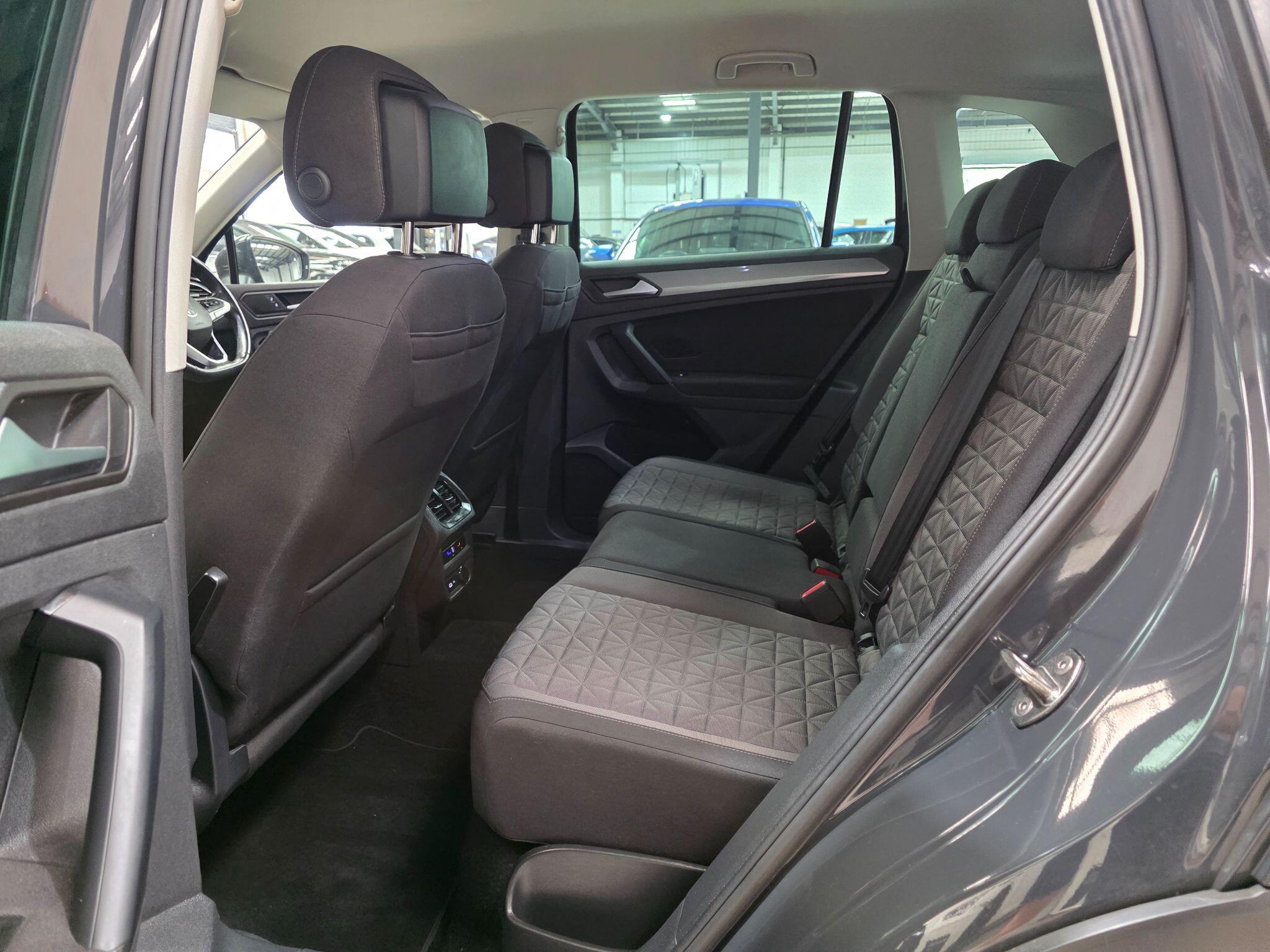 Volkswagen Tiguan view 25