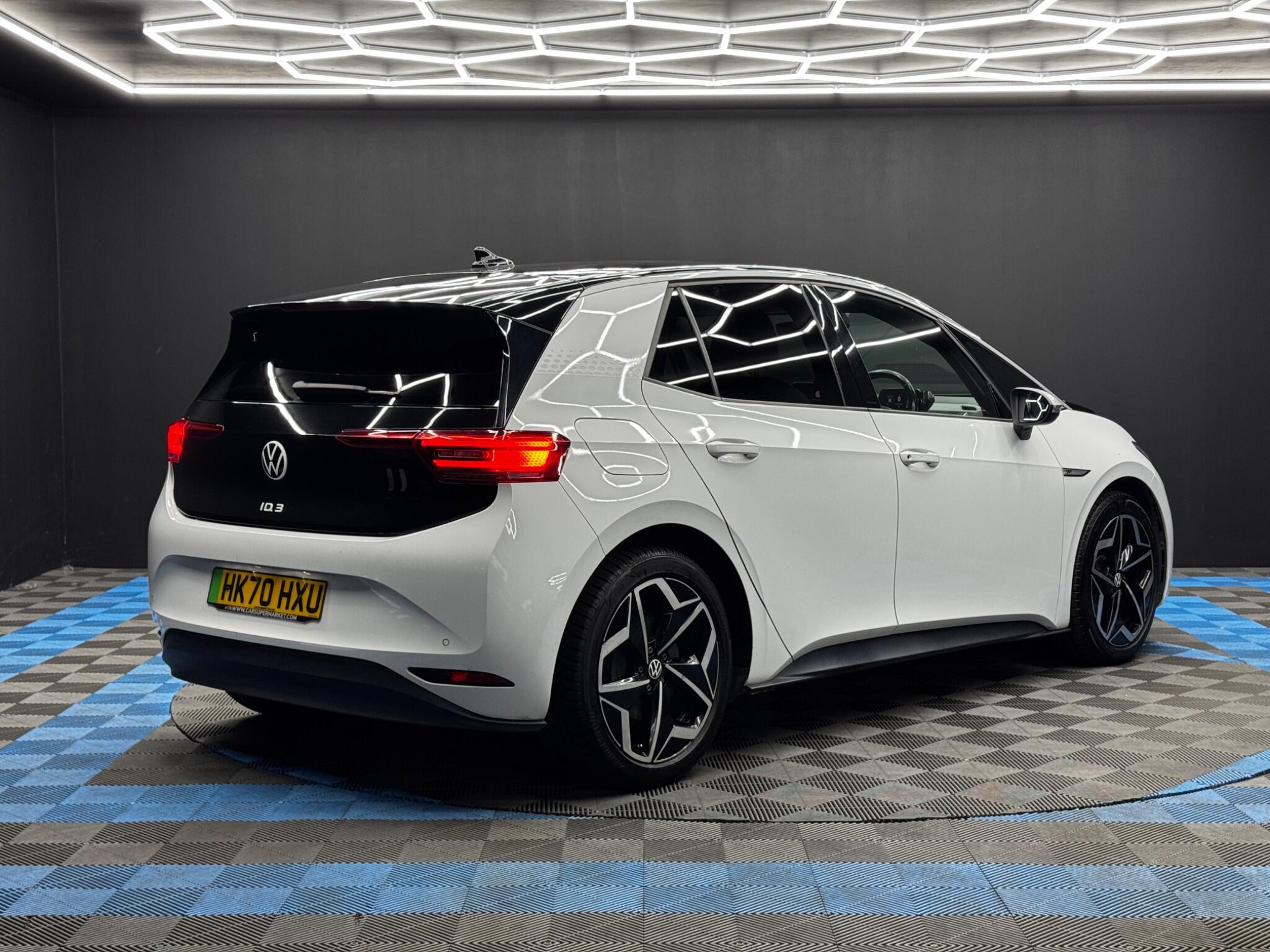 Volkswagen Id.3 view 5