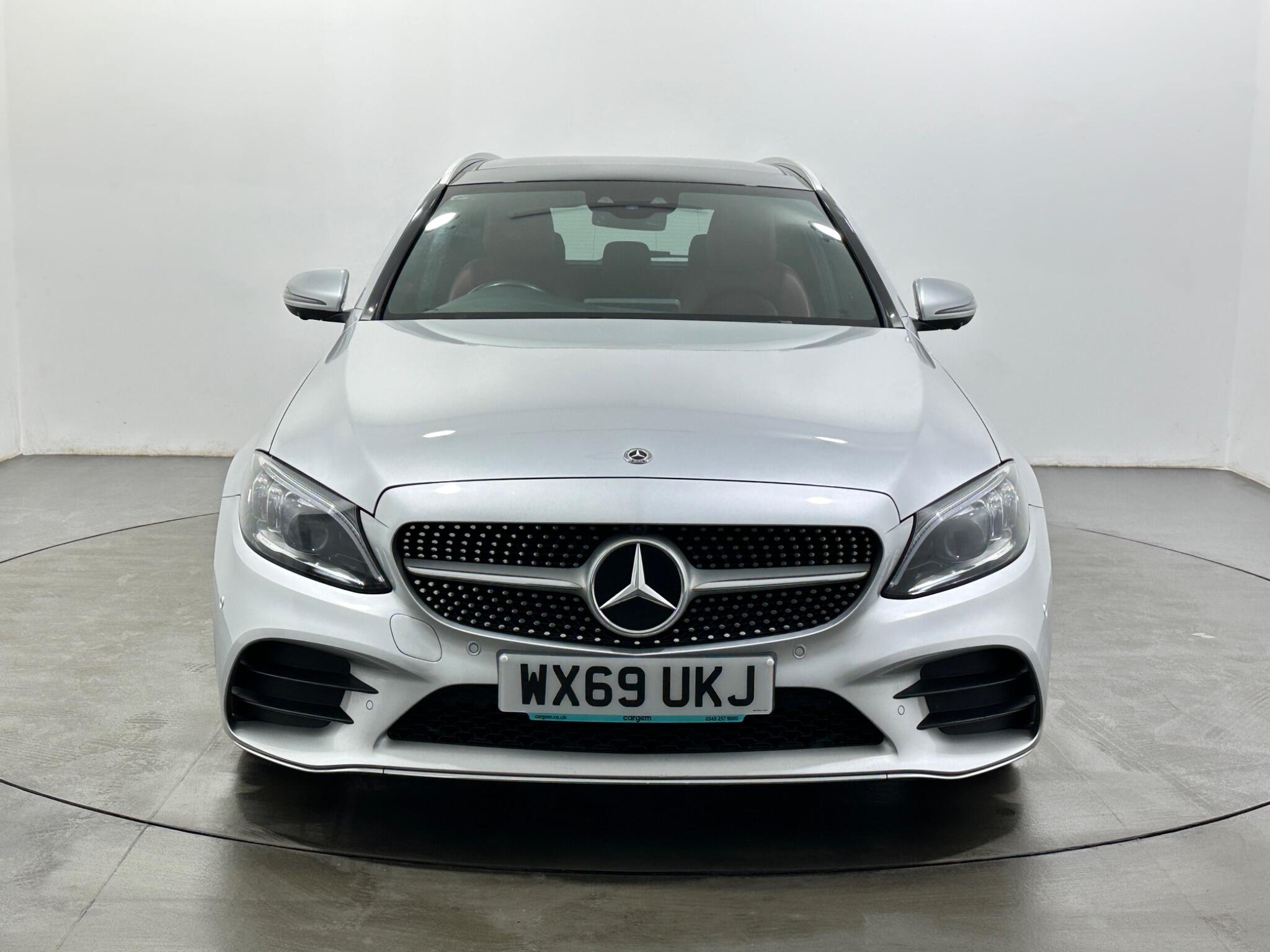 Mercedes-Benz C Class view 3