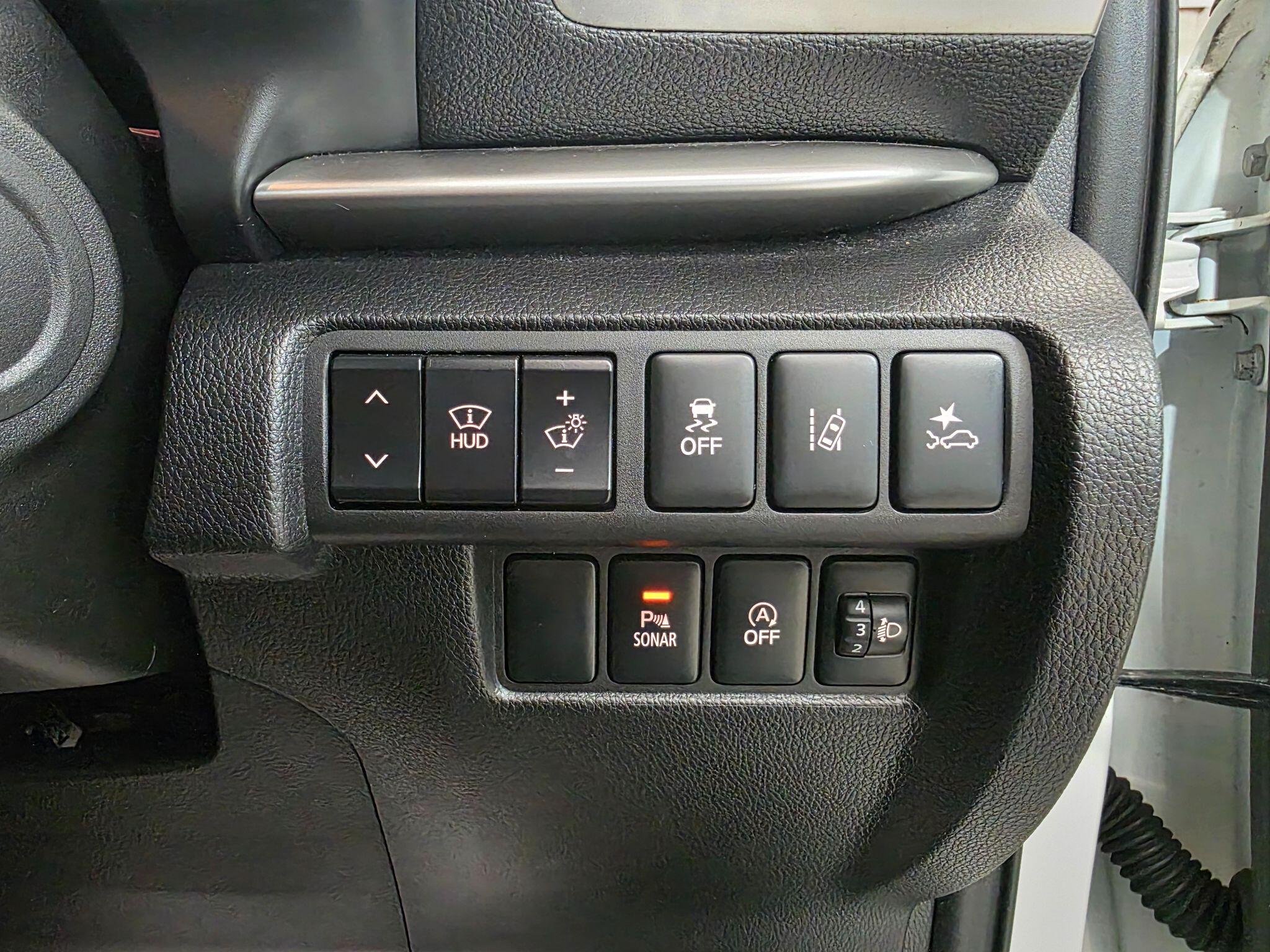 Mitsubishi Eclipse Cross view 15