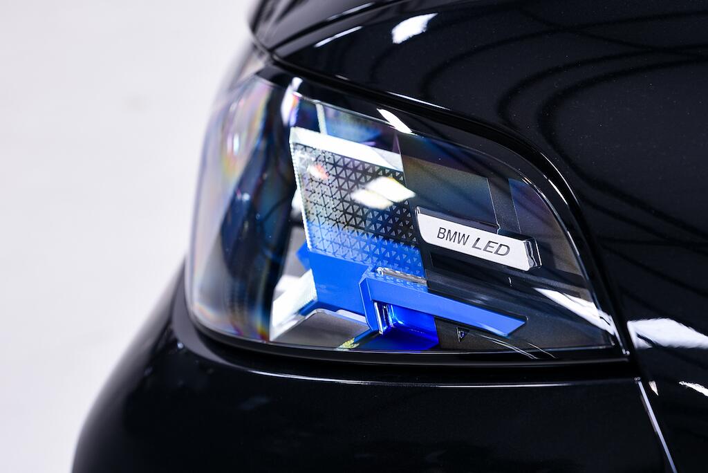 BMW X5 view 8
