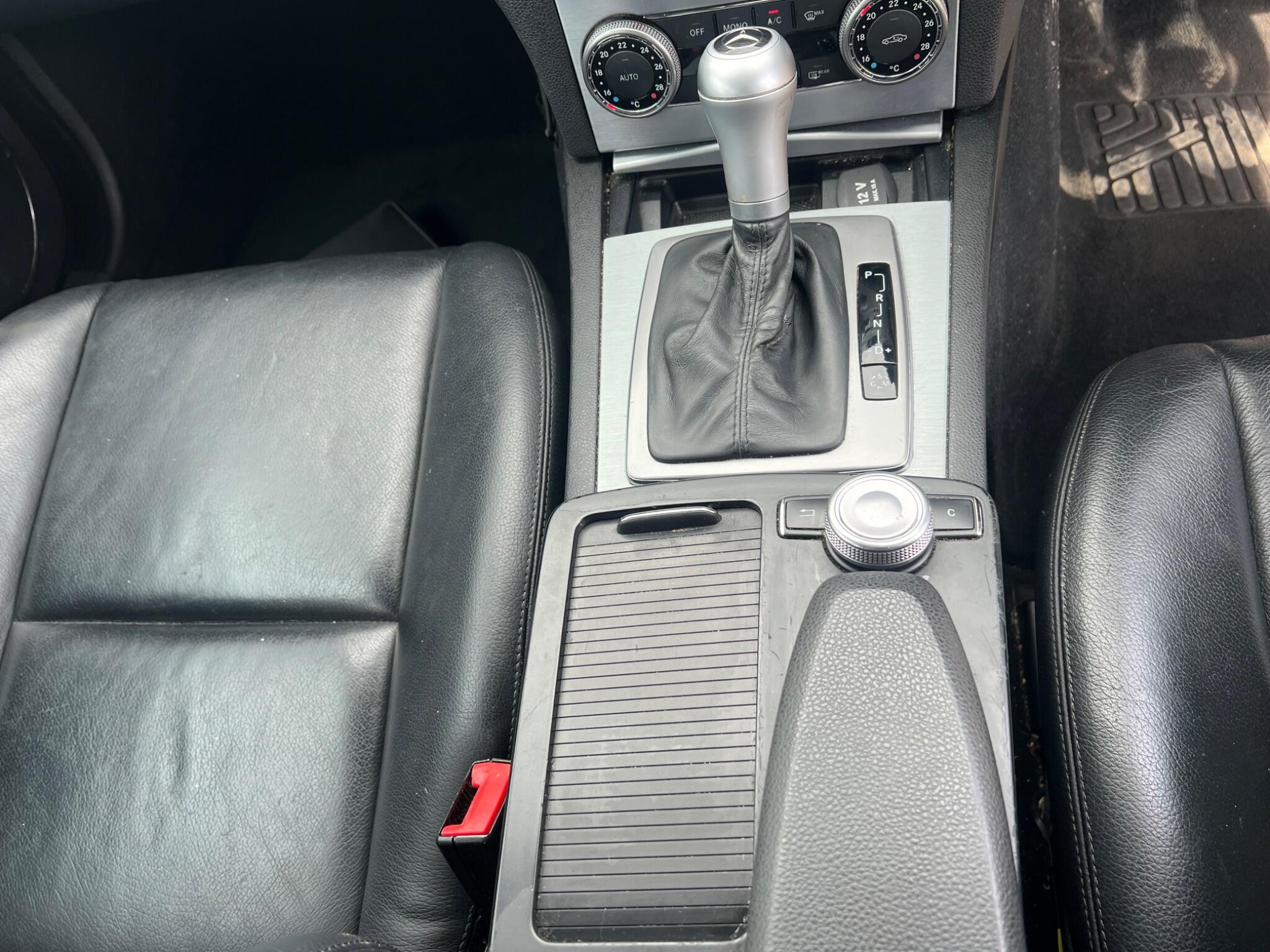 Mercedes-Benz C-Class view 29