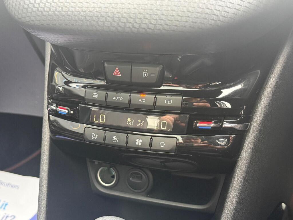 Peugeot 2008 view 31