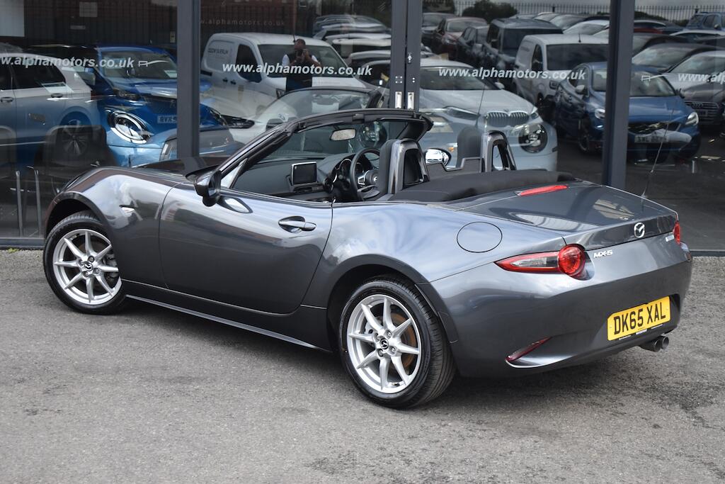 Mazda MX-5 view 2