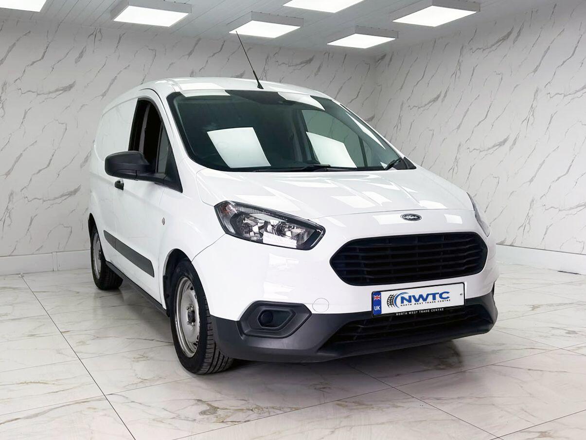 Ford Transit Courier view 4