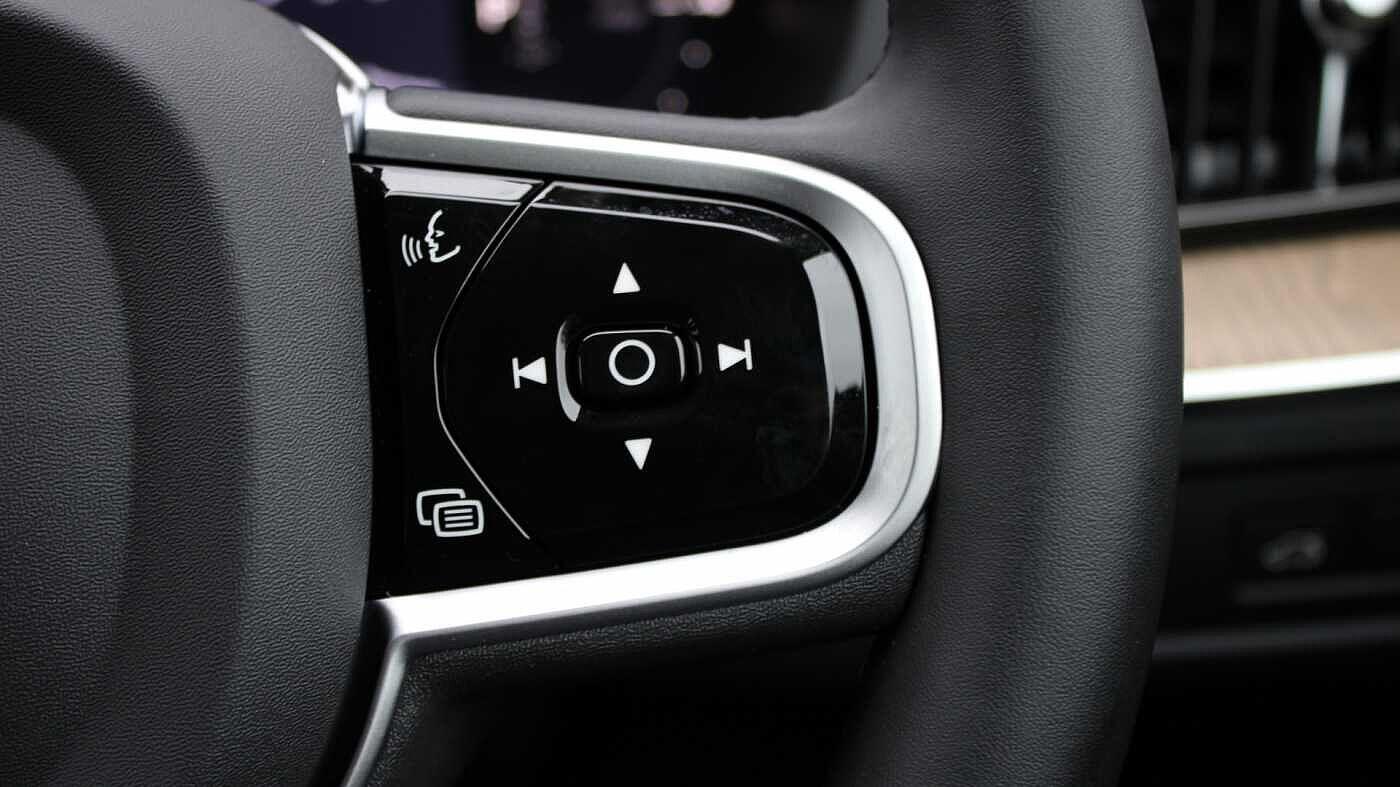 Volvo XC60 view 22