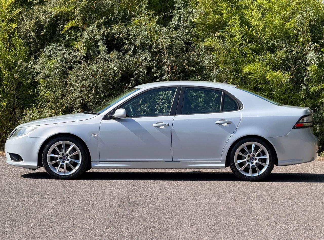 Saab 9-3 view 4