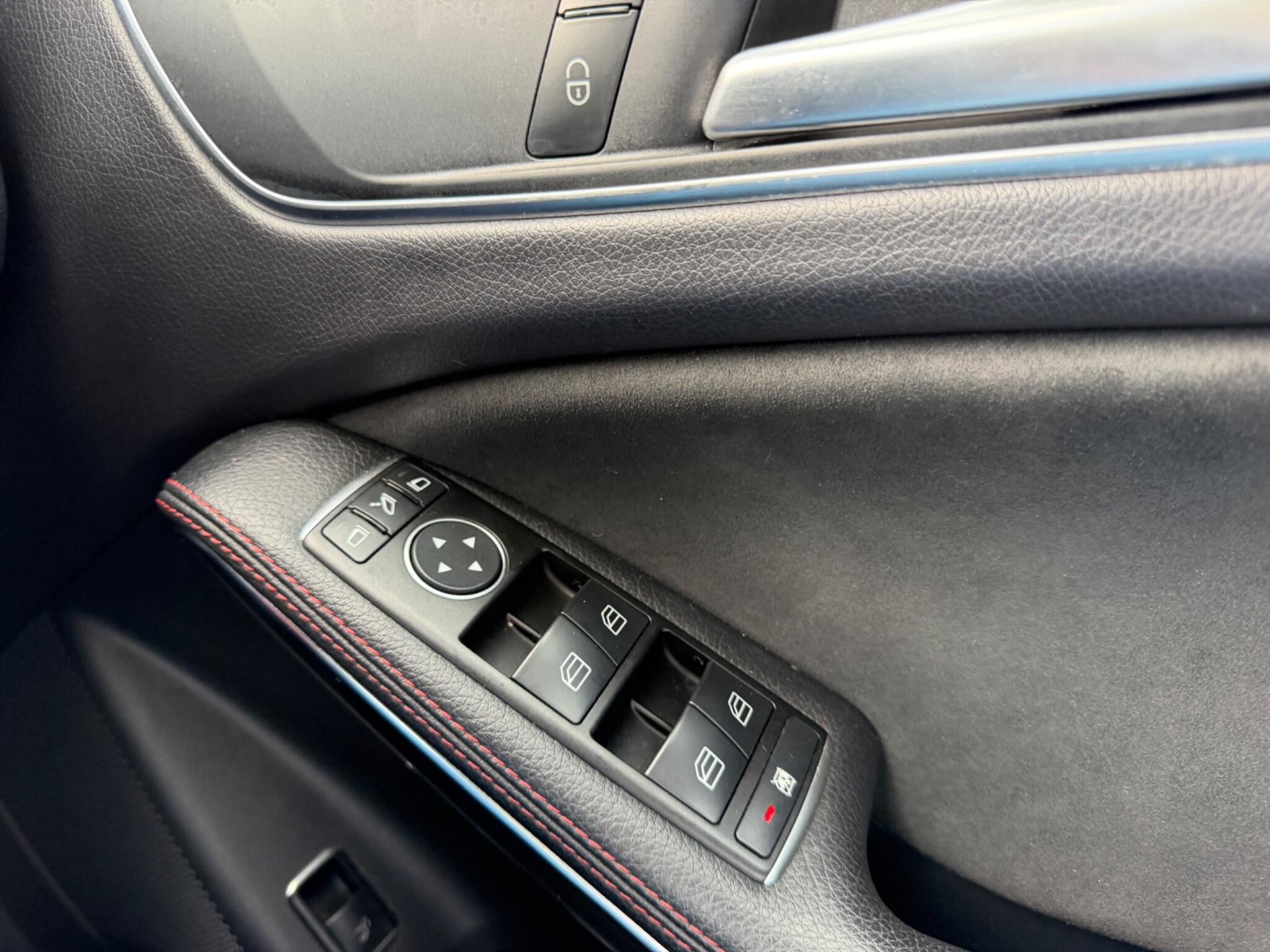 Mercedes-Benz Gla view 40