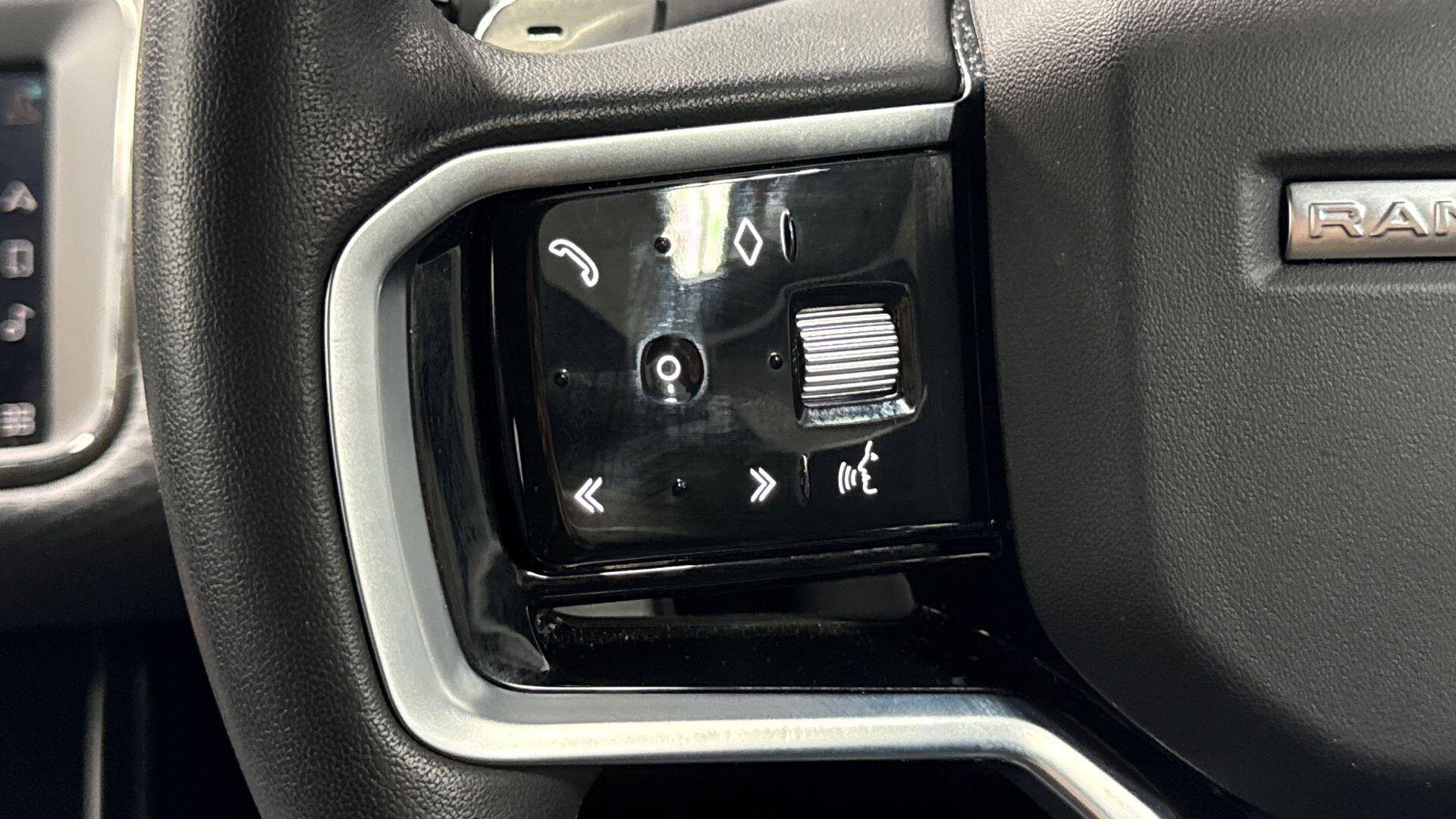 Land Rover Range Rover Evoque view 25