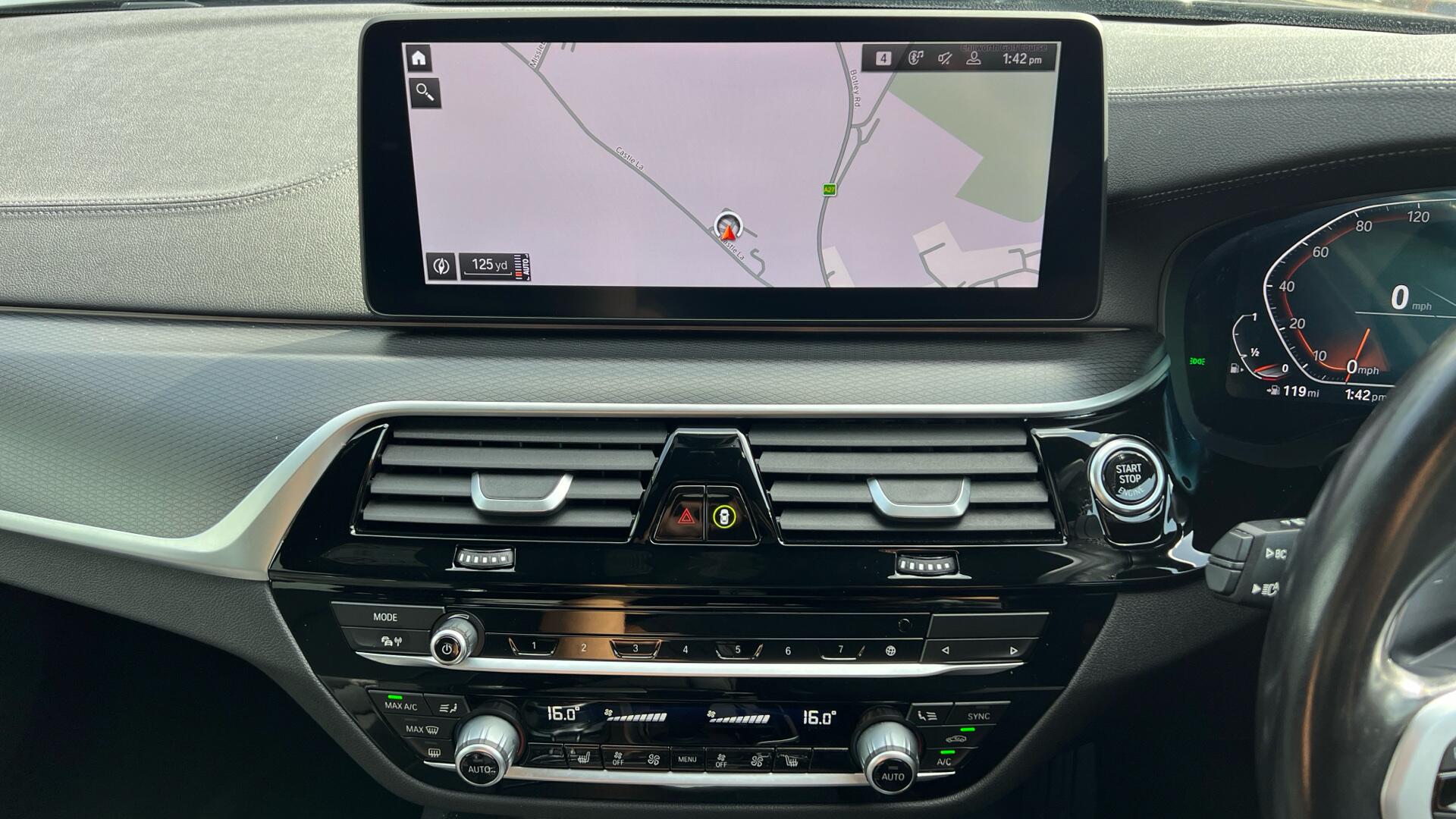 BMW 5 Series view 9