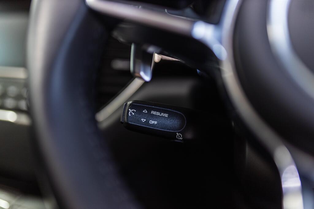 Porsche Macan view 19