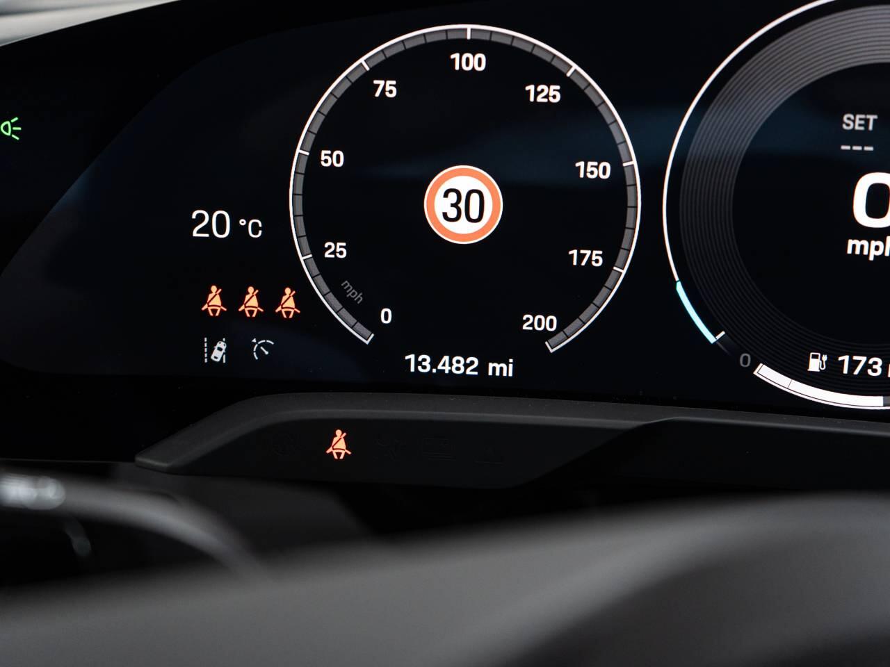 Porsche Taycan view 29