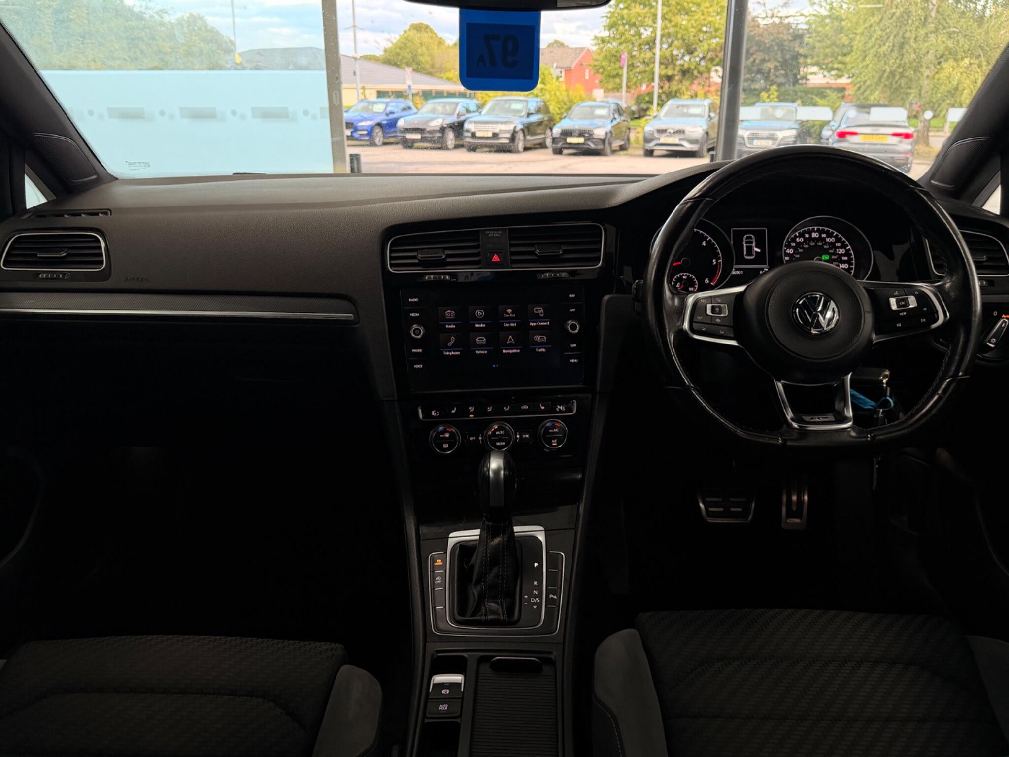 Volkswagen Golf view 15