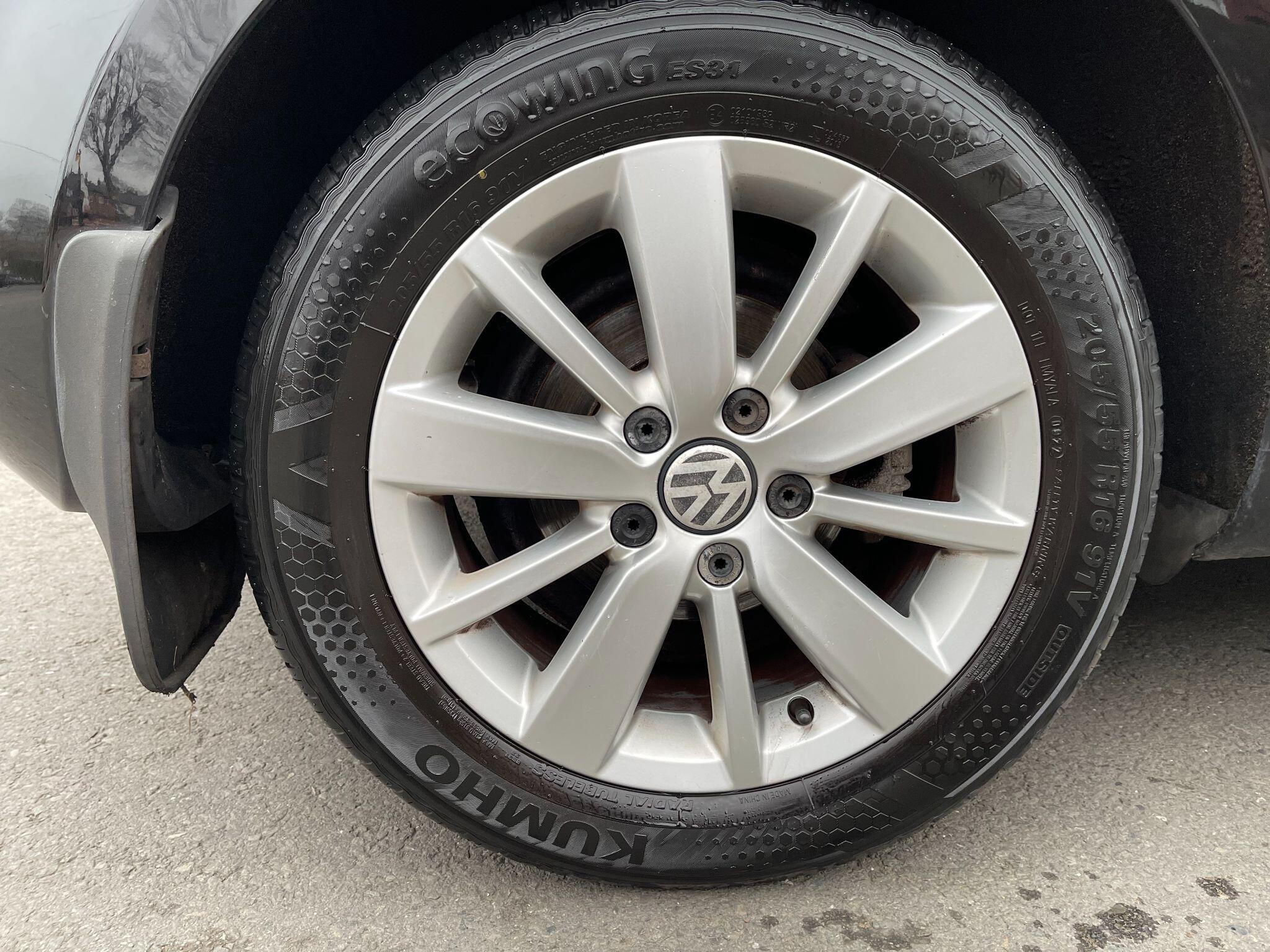 Volkswagen Golf view 34