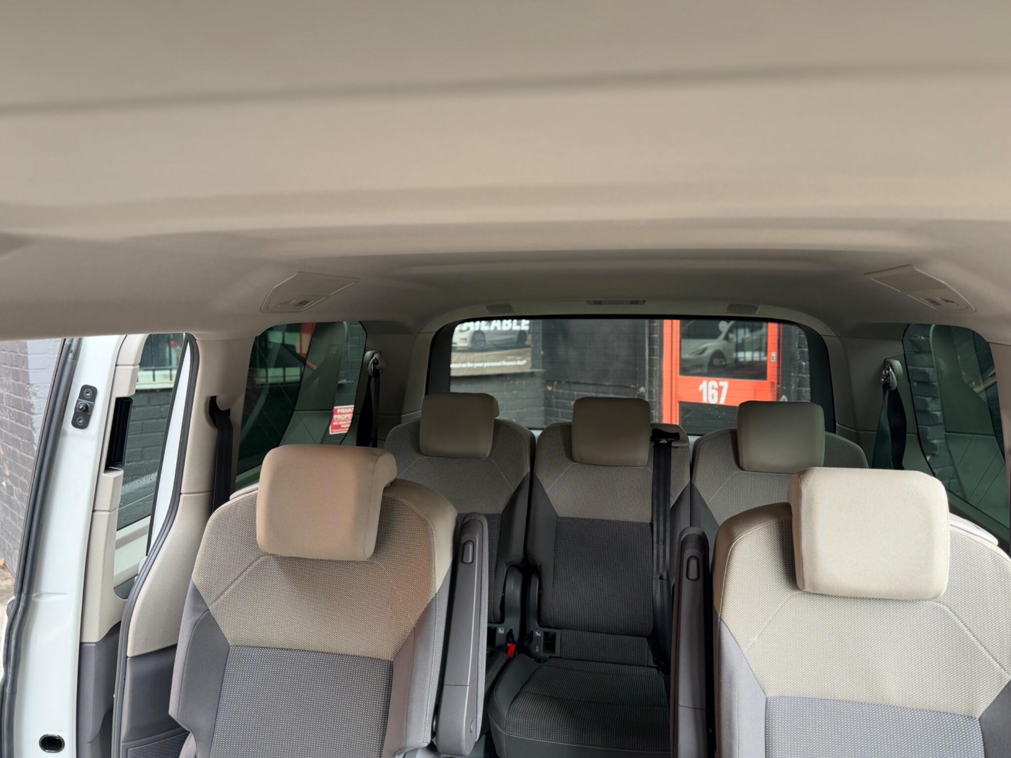 Volkswagen Multivan view 43
