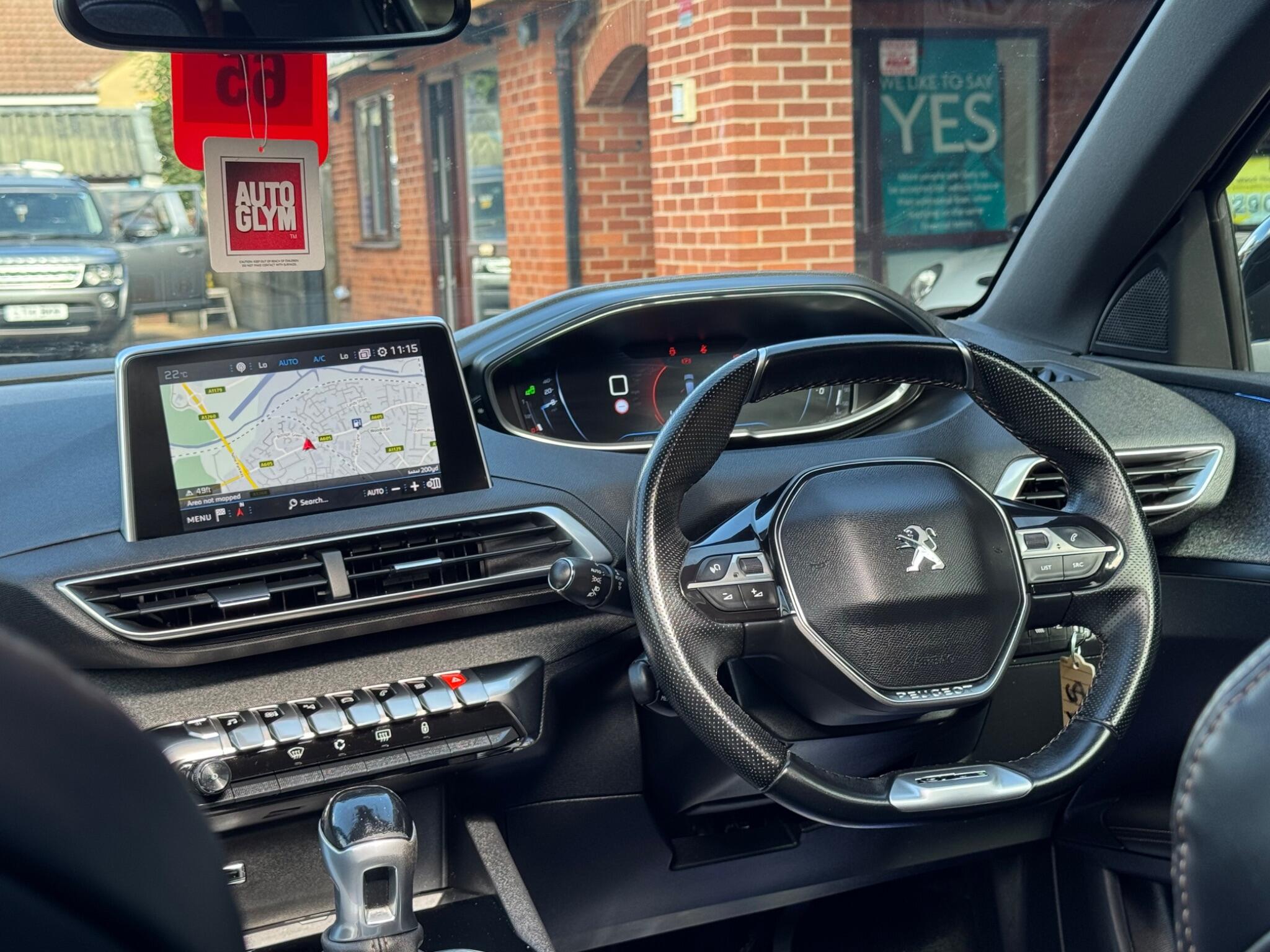 Peugeot 3008 view 11