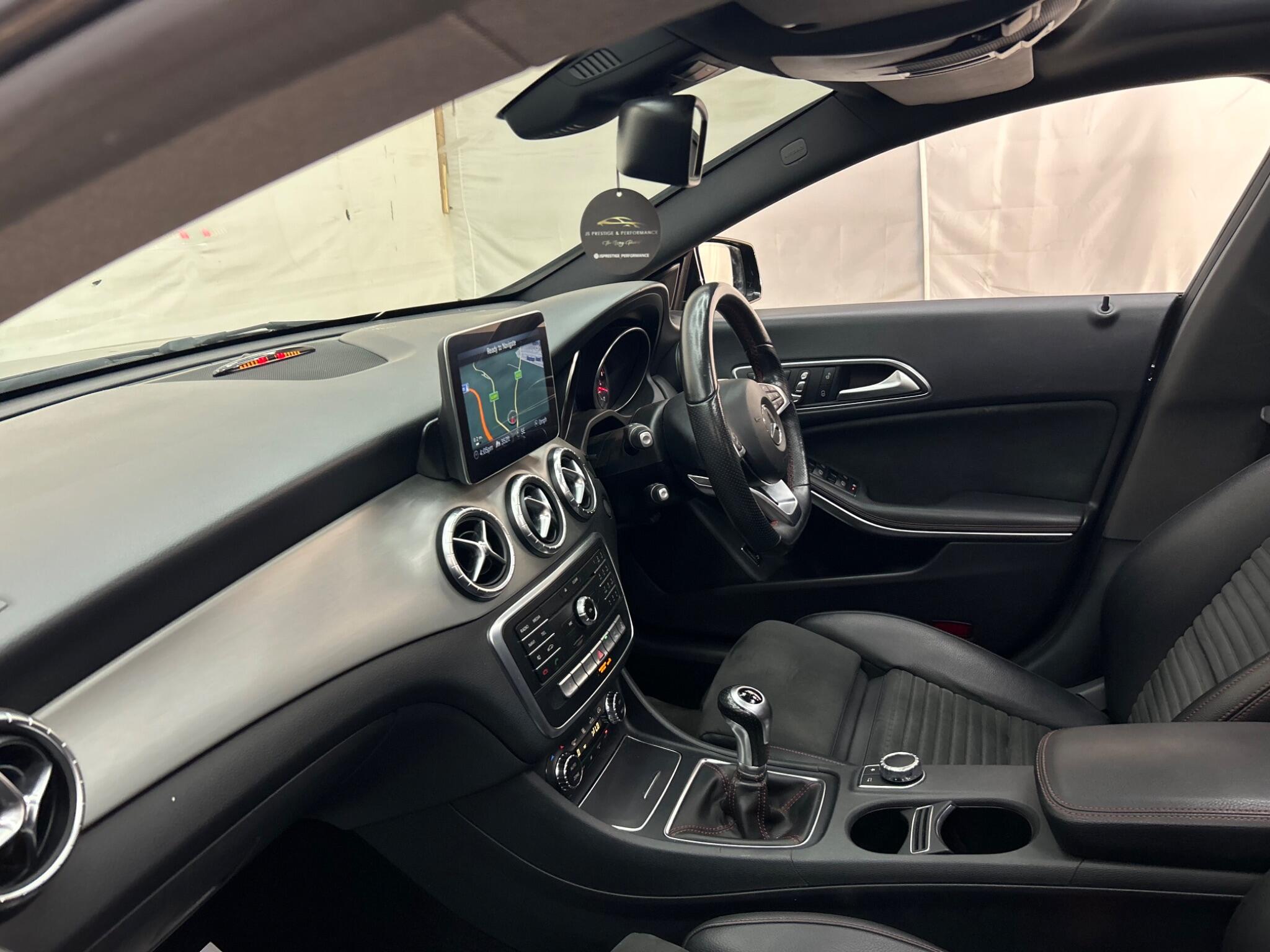 Mercedes-Benz CLA view 17