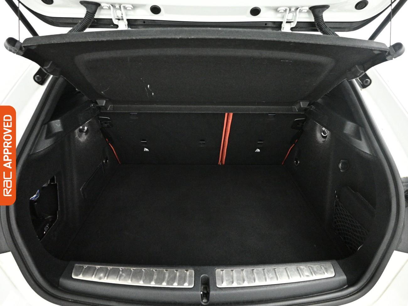 BMW 1 Series view 13