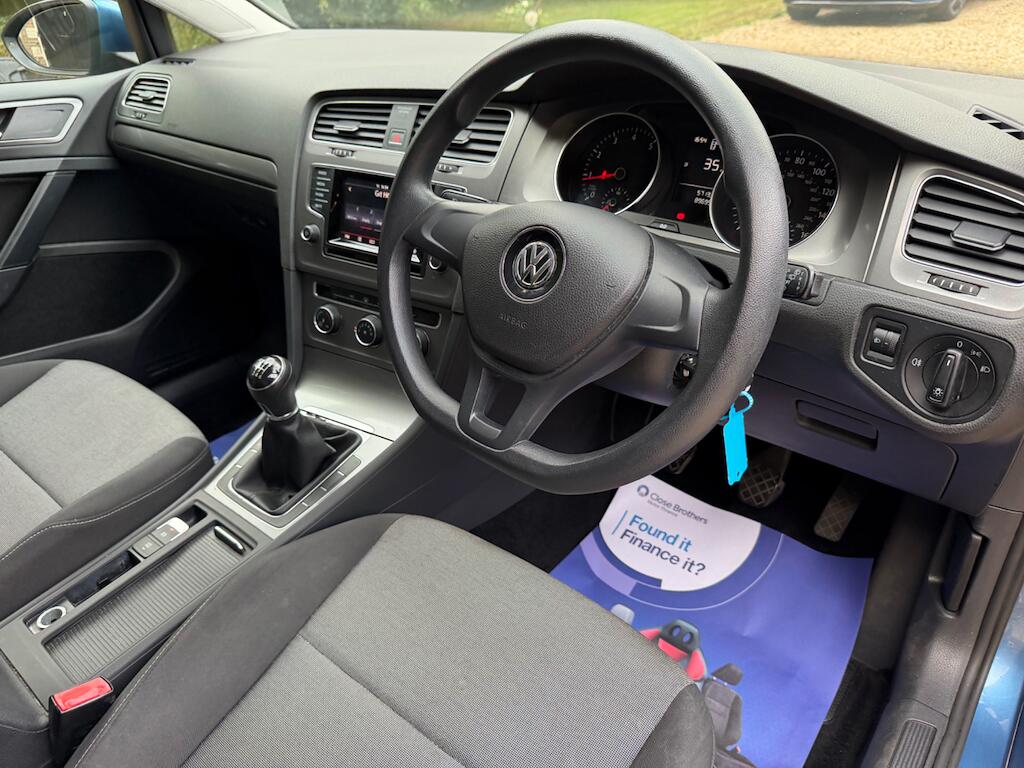 Volkswagen Golf view 11