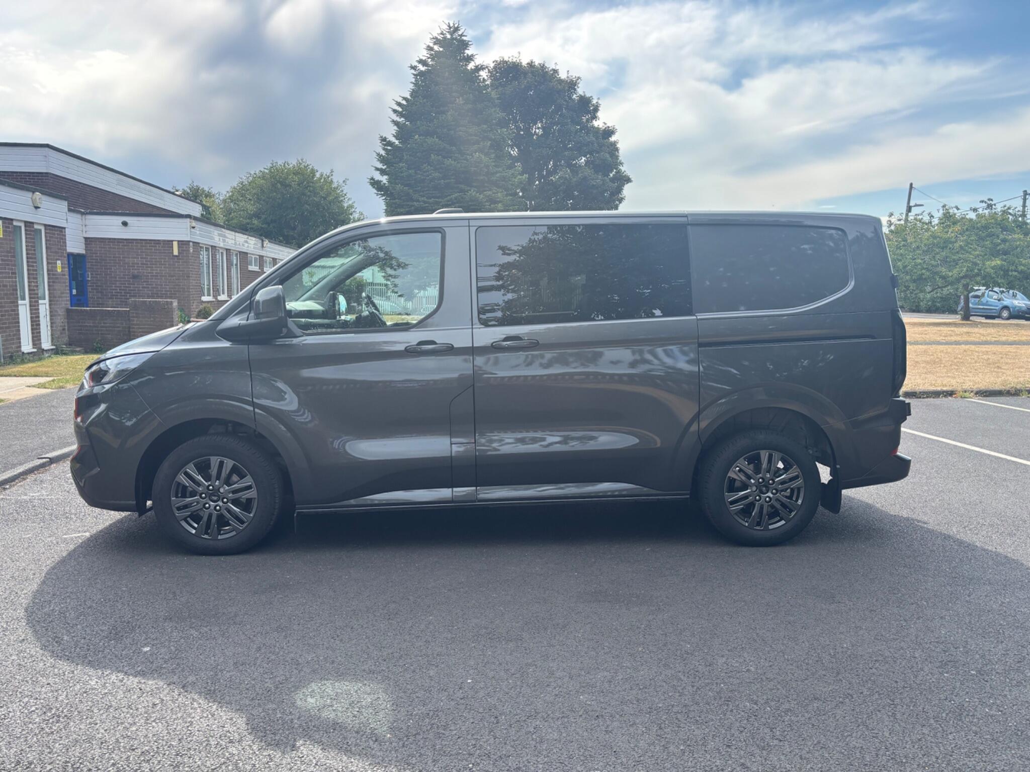 Ford Transit Custom view 4