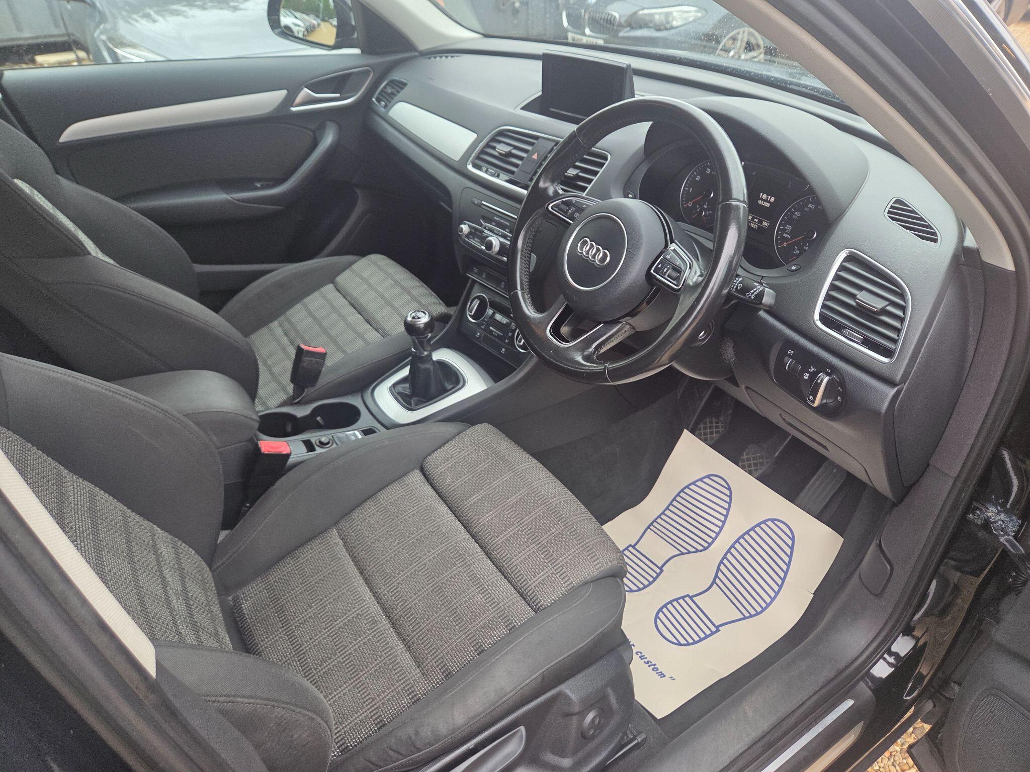 Audi Q3 view 65
