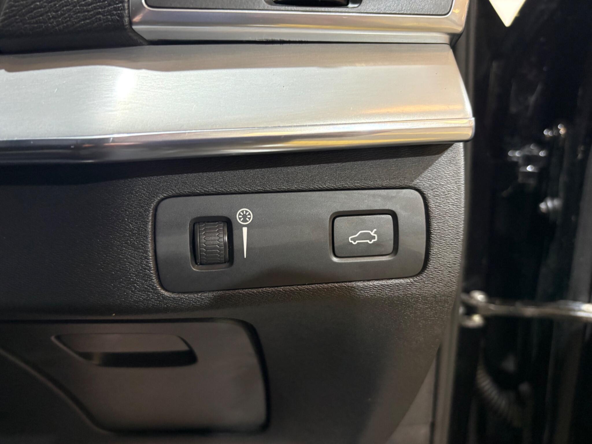 Volvo XC90 view 35