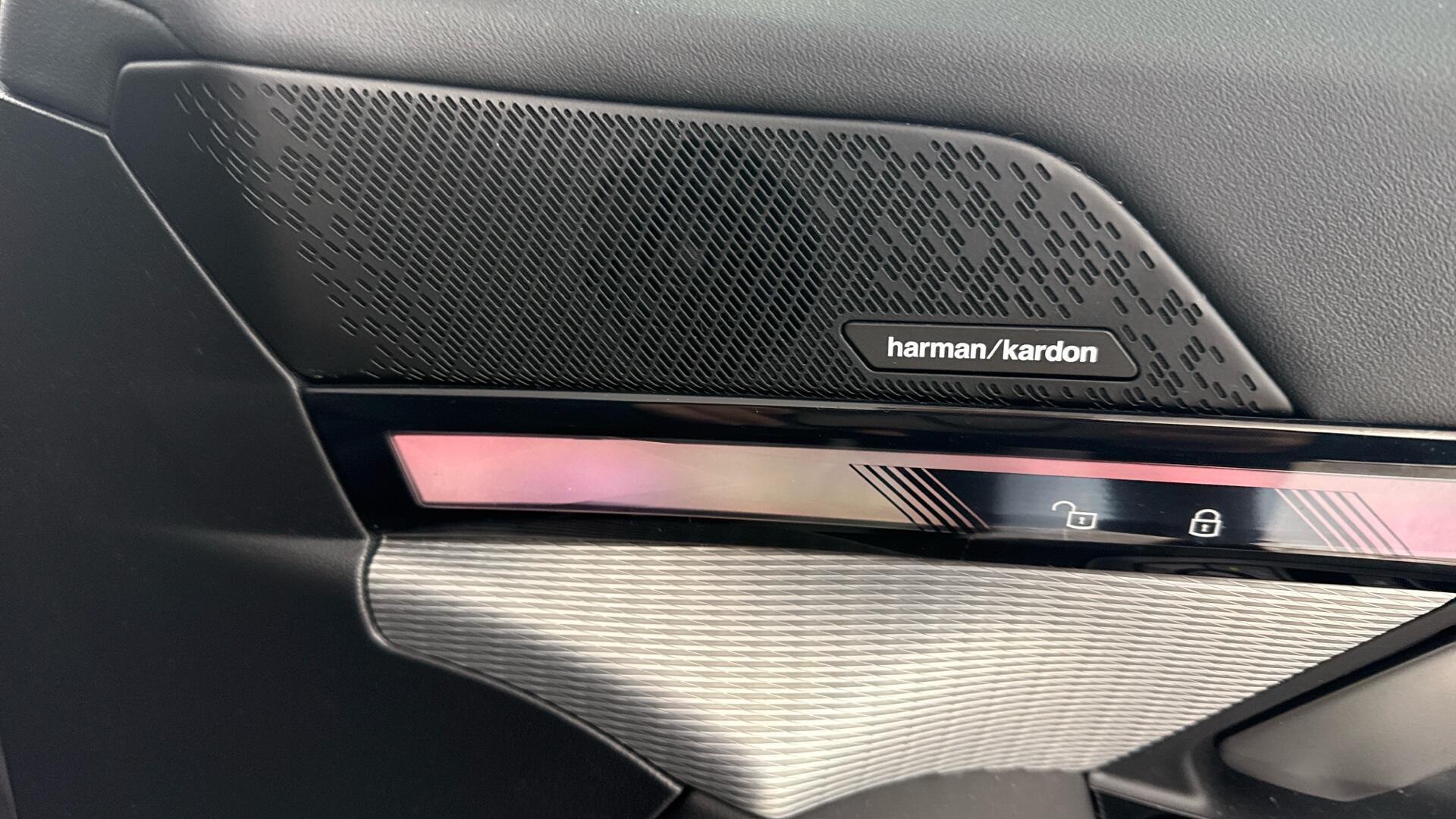 BMW 5 Series view 20