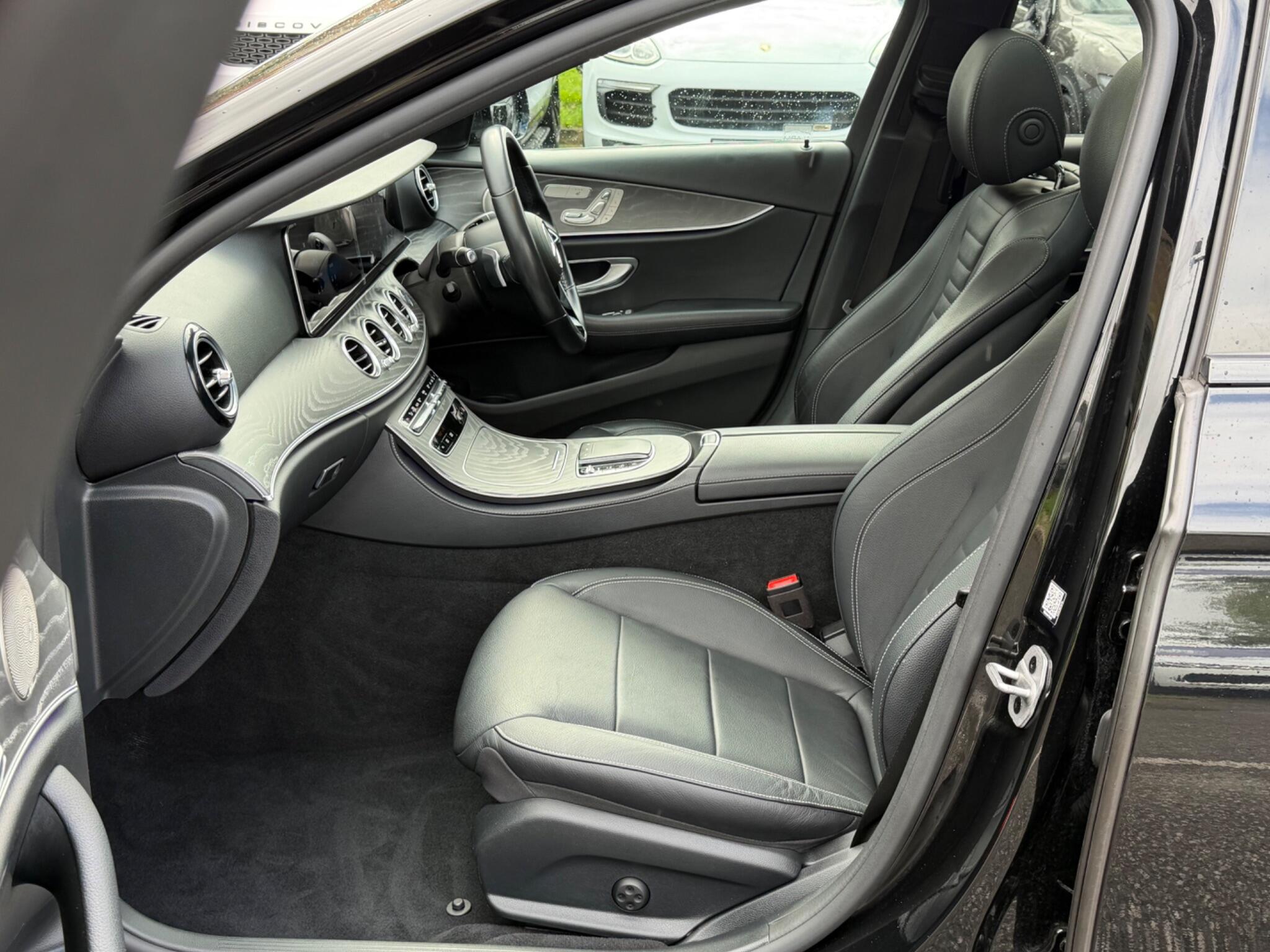 Mercedes-Benz E-Class view 17
