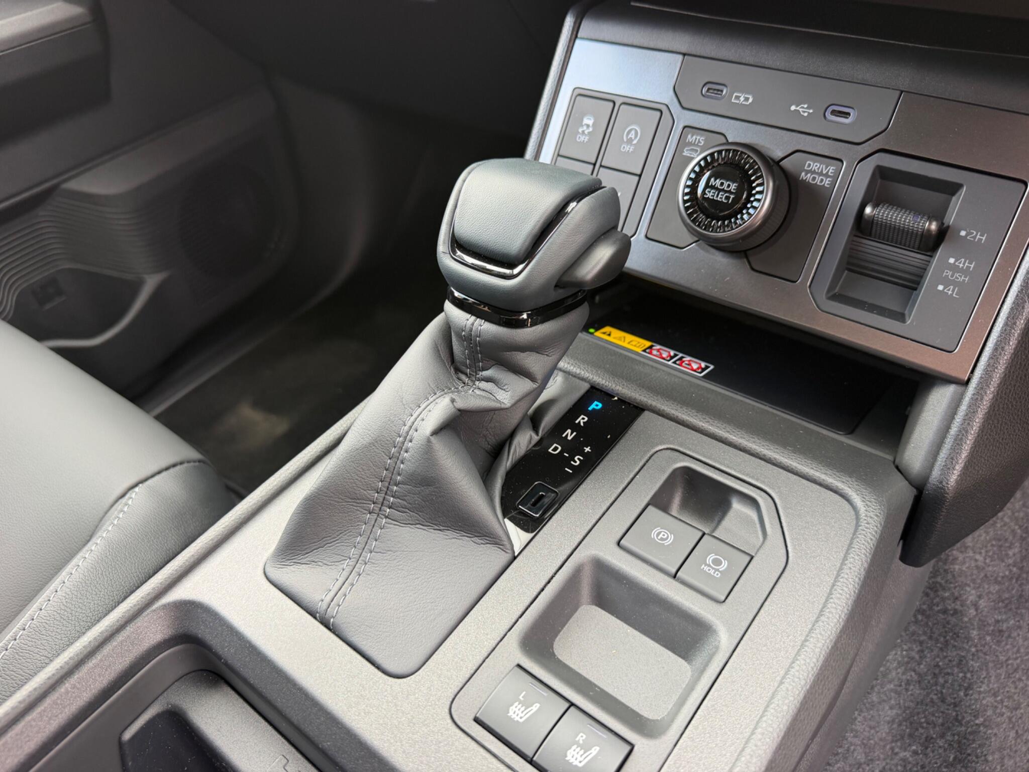 Toyota Hilux view 21