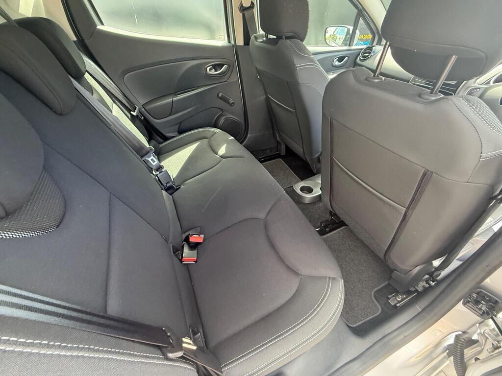 Renault Clio view 21