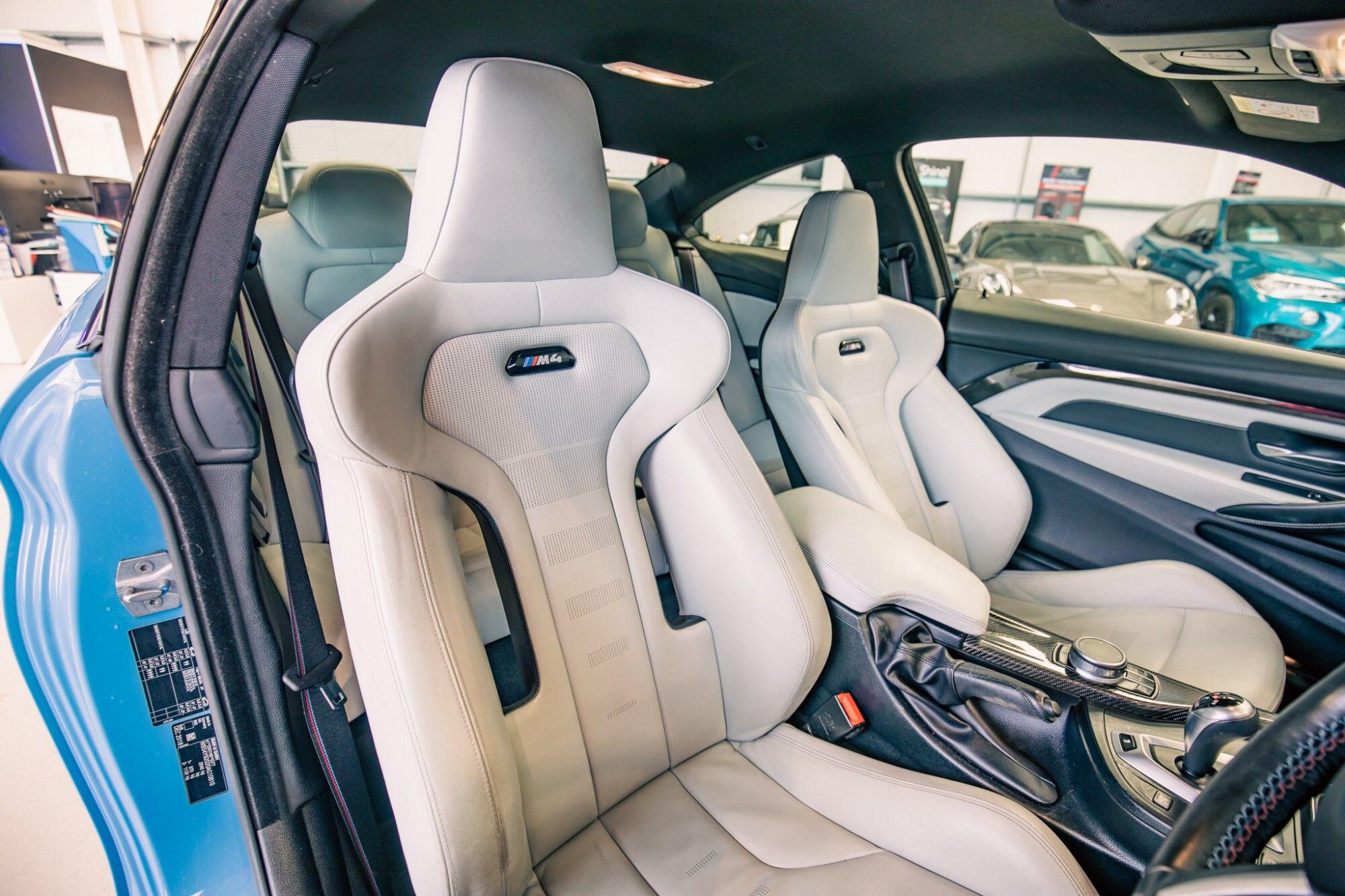 BMW M4 view 8