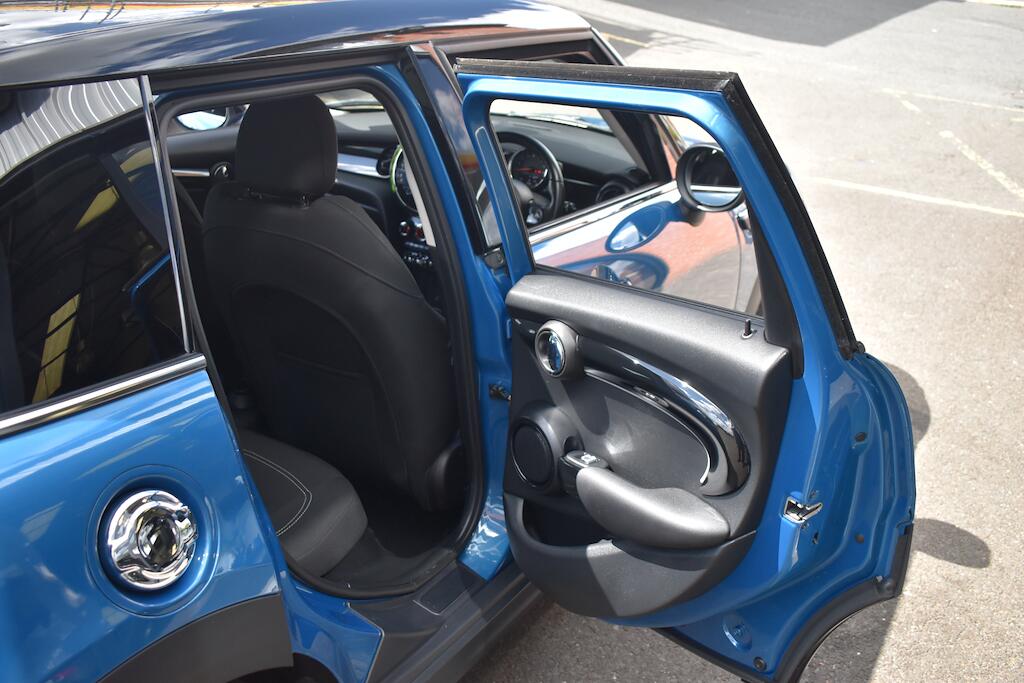 Mini Cooper view 30