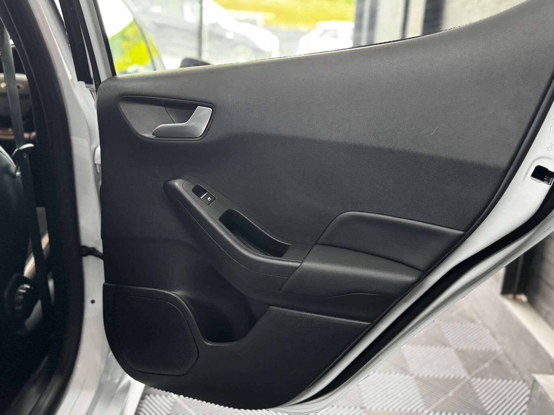Ford Fiesta view 58