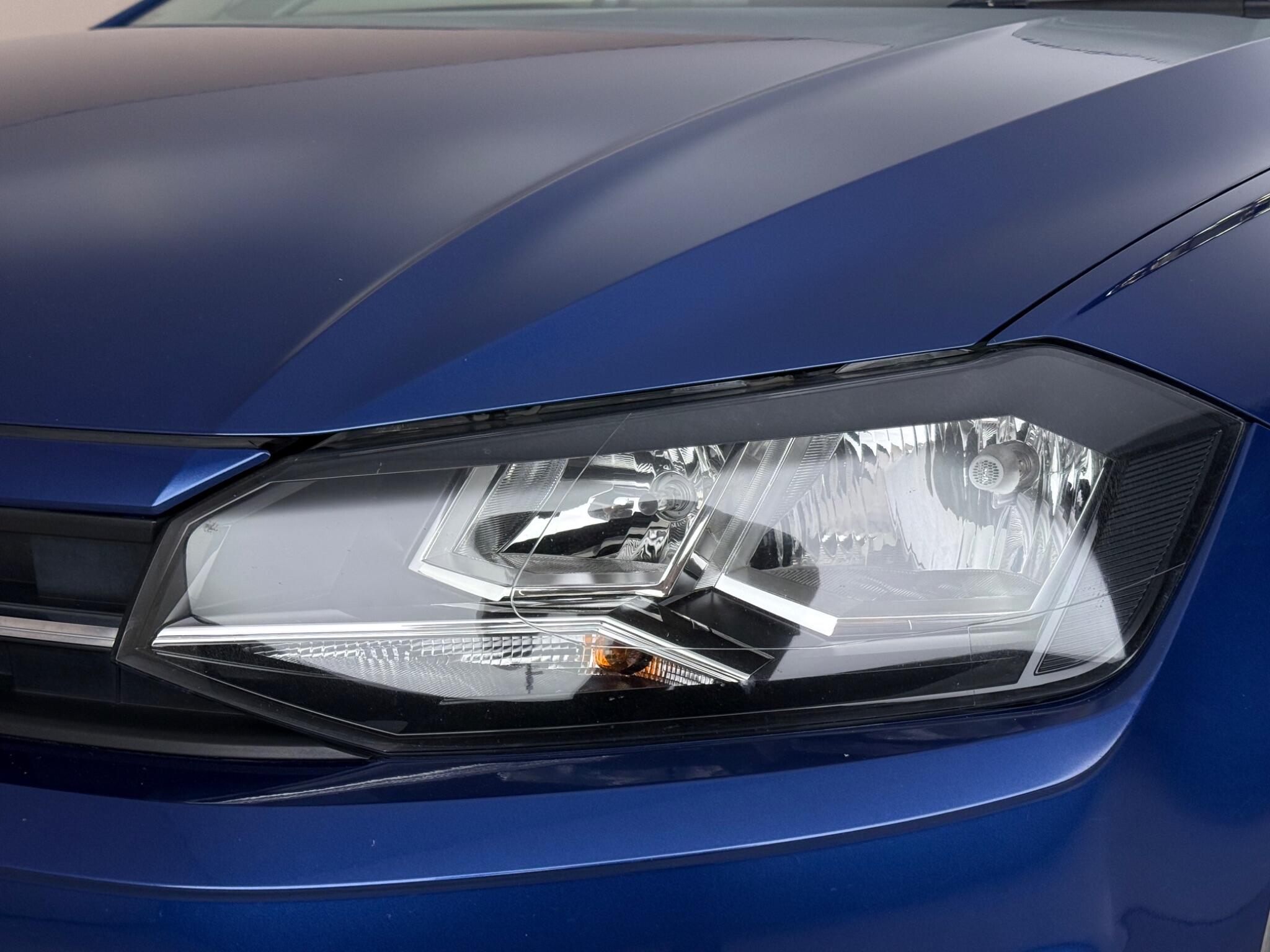 Volkswagen Polo view 4