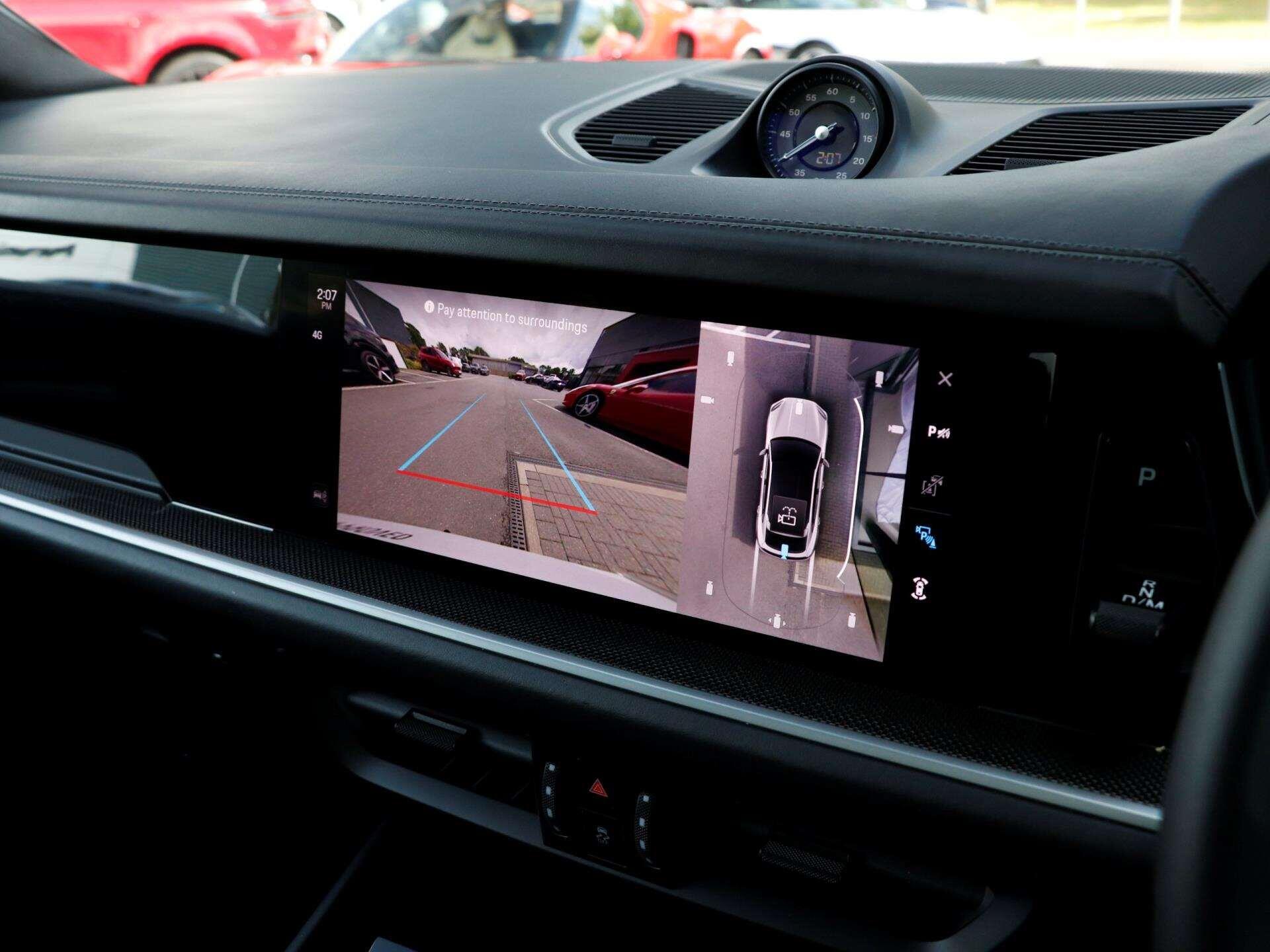 Porsche Cayenne view 16